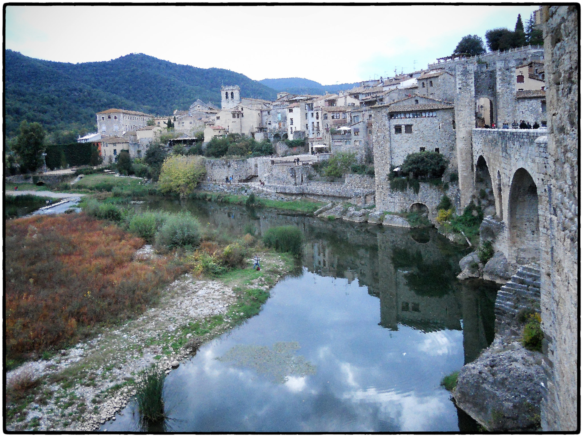 Nikon Coolpix S3000 sample photo. Besalú, cataluña, españa photography