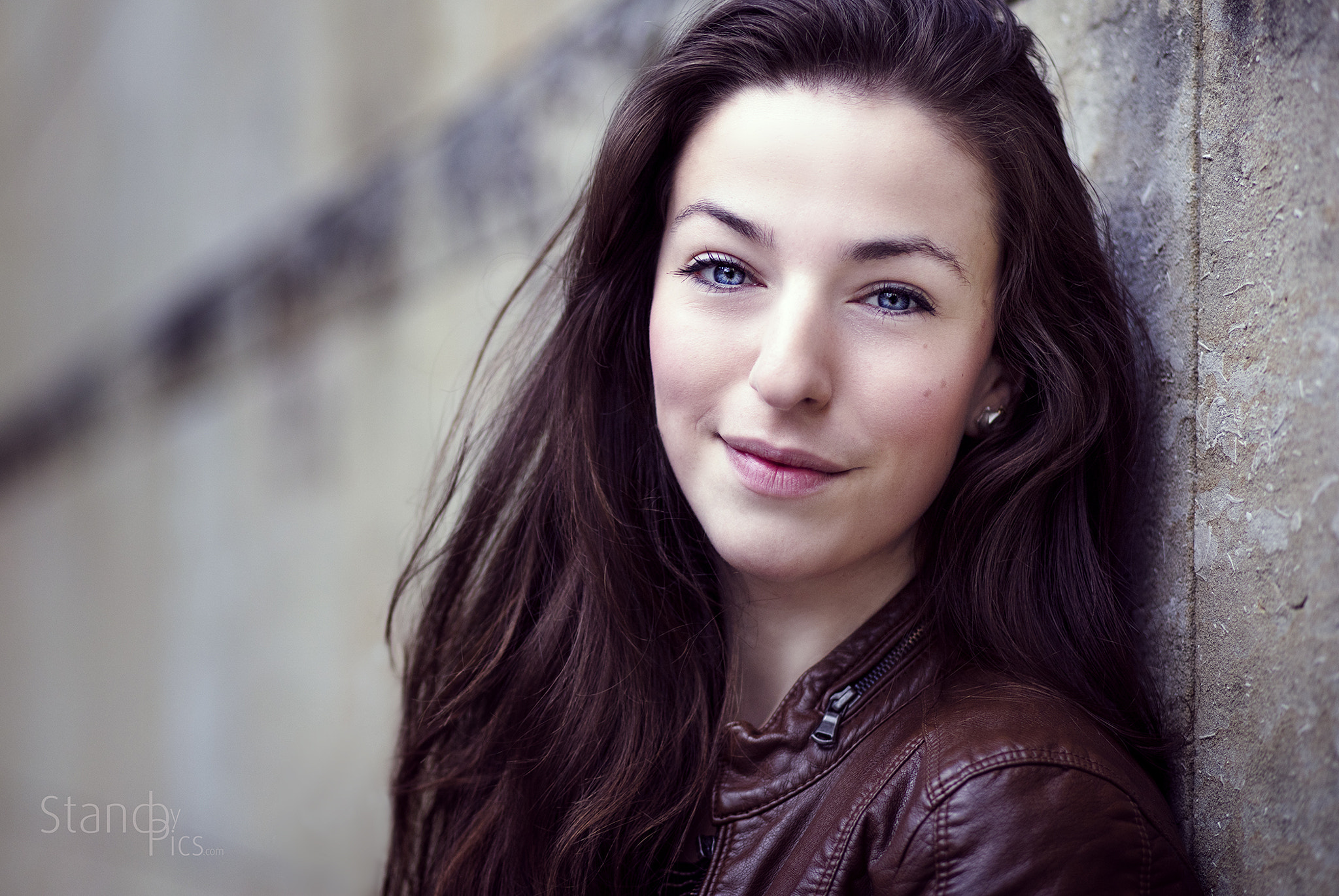 Canon EF 85mm F1.8 USM sample photo. Portrait in natural light photography