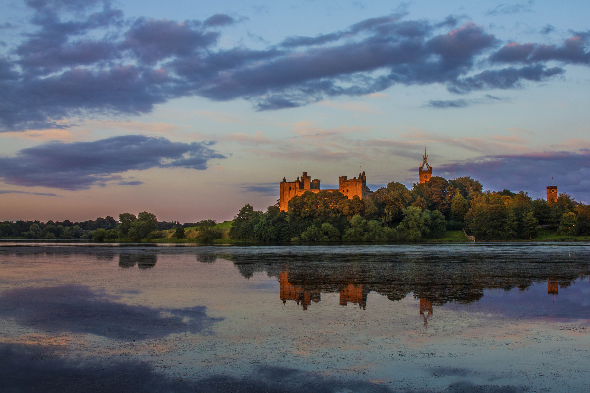 Canon EF 28-105mm F4.0-5.6 USM sample photo. Linlithgow palace & st michael parish church photography