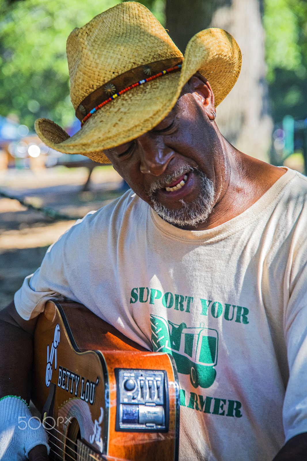 Sigma 24-105mm f/4 DG OS HSM | A sample photo. Singer singing and playing guitar photography