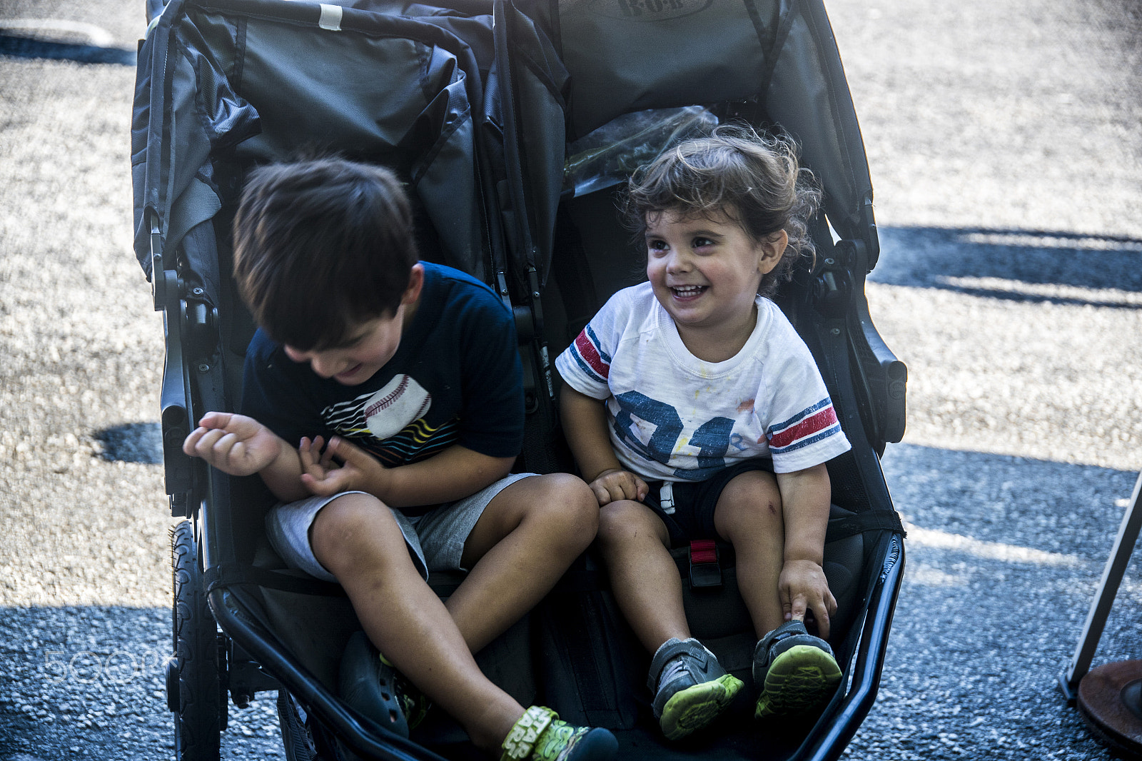 Sigma 24-105mm f/4 DG OS HSM | A sample photo. Two giggling toddlers photography