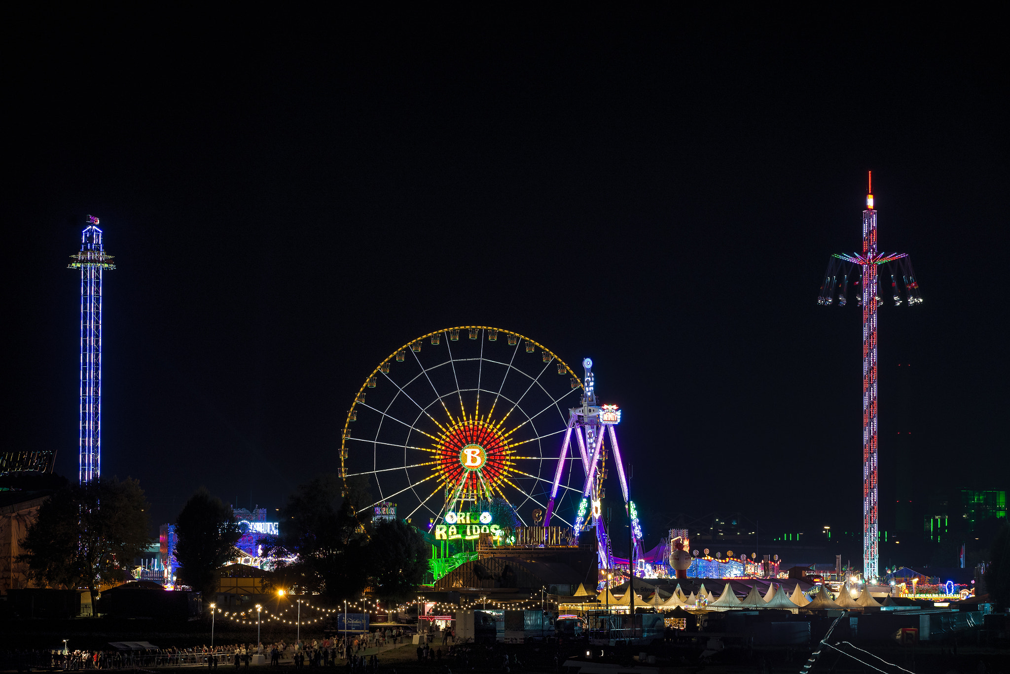 Nikon D610 + Sigma 50-500mm F4.5-6.3 DG OS HSM sample photo. Kirmes düsseldorf photography