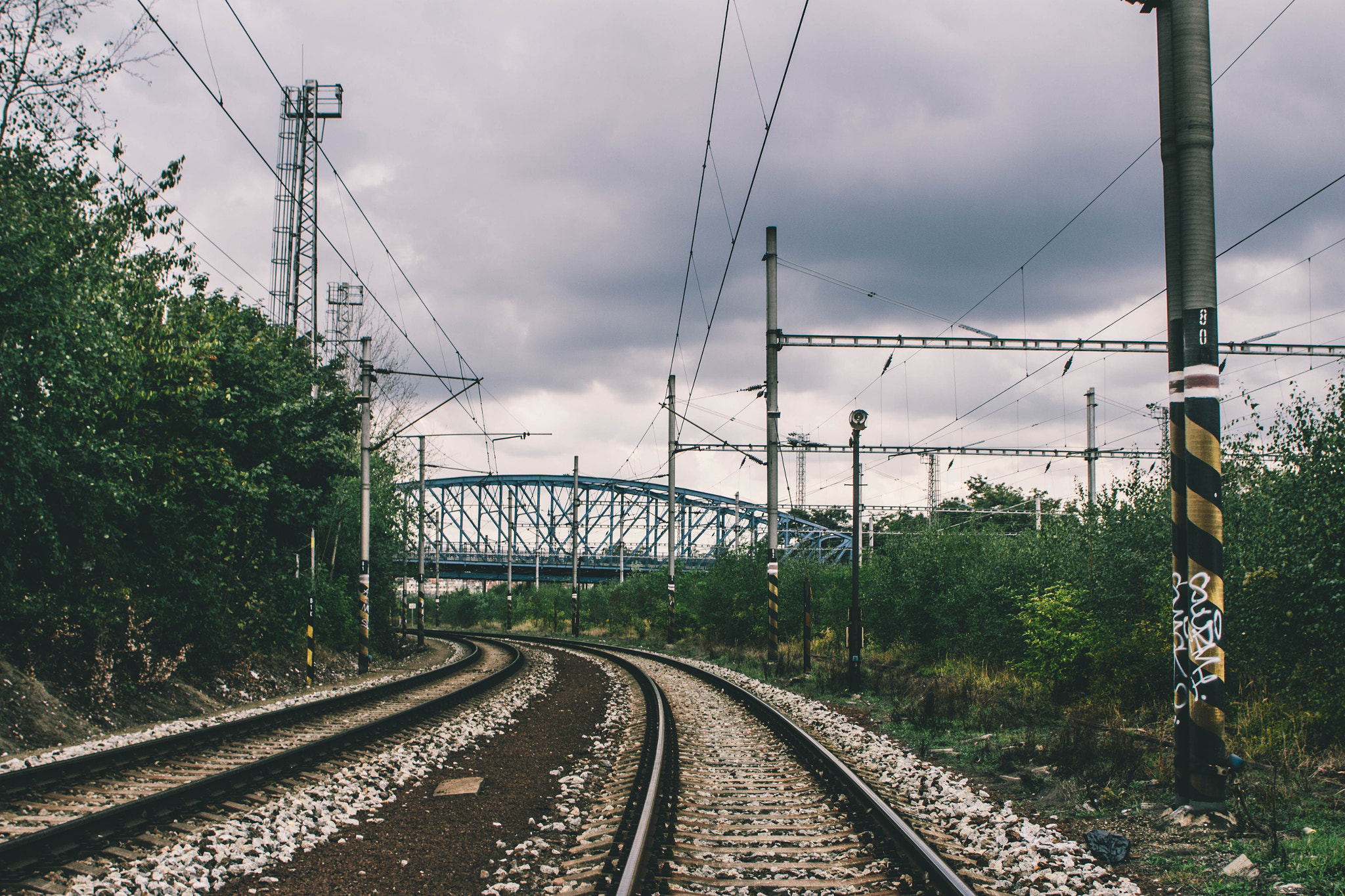 Canon EF 28-105mm f/3.5-4.5 USM sample photo. Bridge and railways. photography