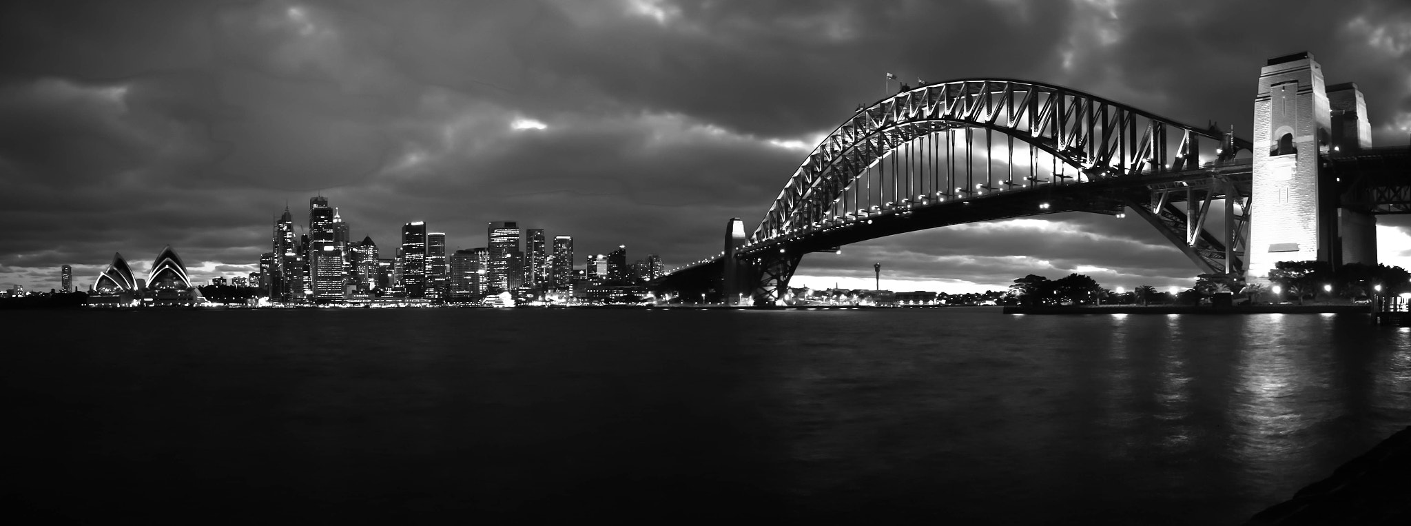 Canon EOS 350D (EOS Digital Rebel XT / EOS Kiss Digital N) + Canon EF-S 17-85mm F4-5.6 IS USM sample photo. Sydney skyline photography