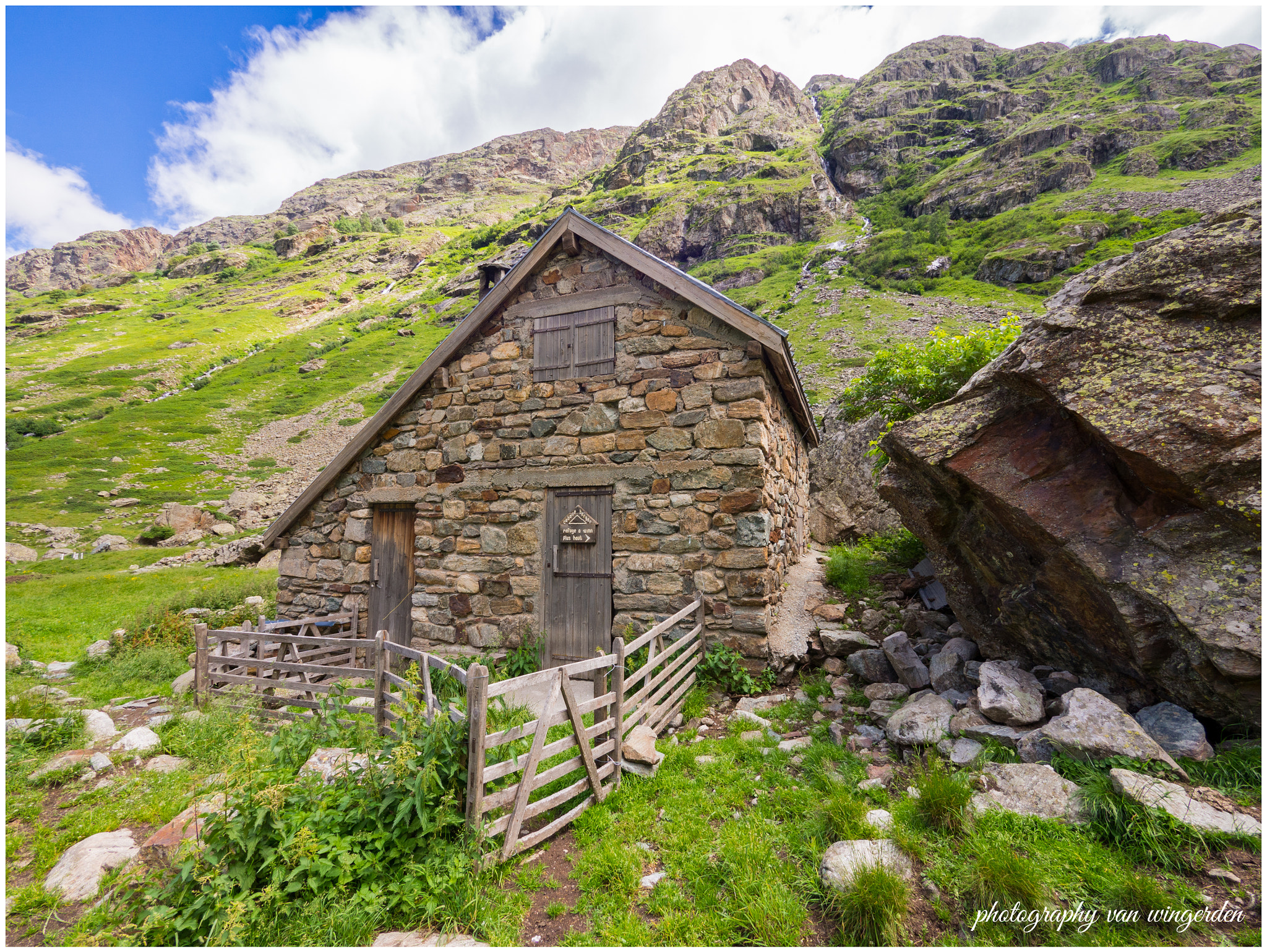 Olympus OM-D E-M10 II + Panasonic Lumix G Vario 7-14mm F4 ASPH sample photo. Sheep barn during the walk photography