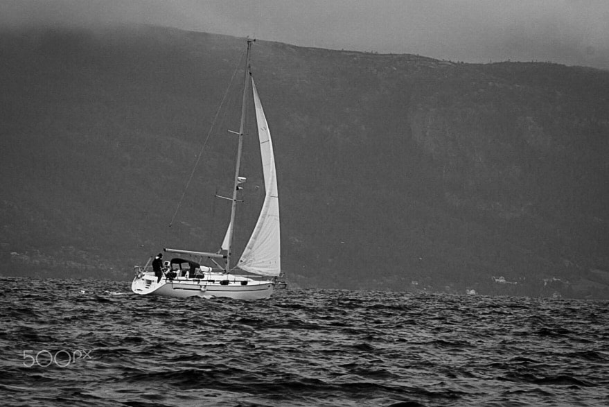 Sony ILCA-77M2 + 70-200mm F2.8 sample photo. The sailingboat photography