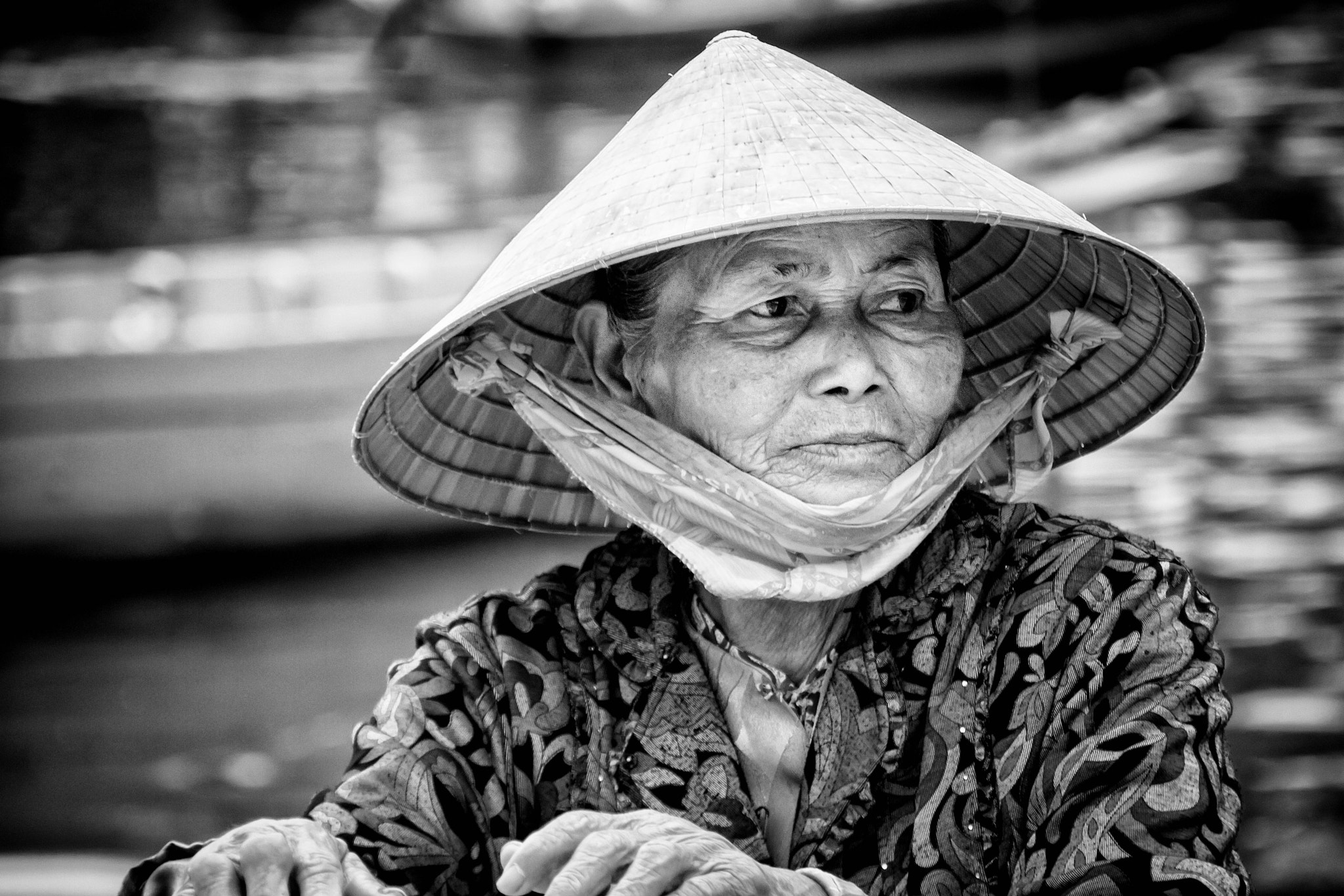 Canon EOS 760D (EOS Rebel T6s / EOS 8000D) + Sigma 18-200mm f/3.5-6.3 DC OS sample photo. The vietnam pople in b&n photography