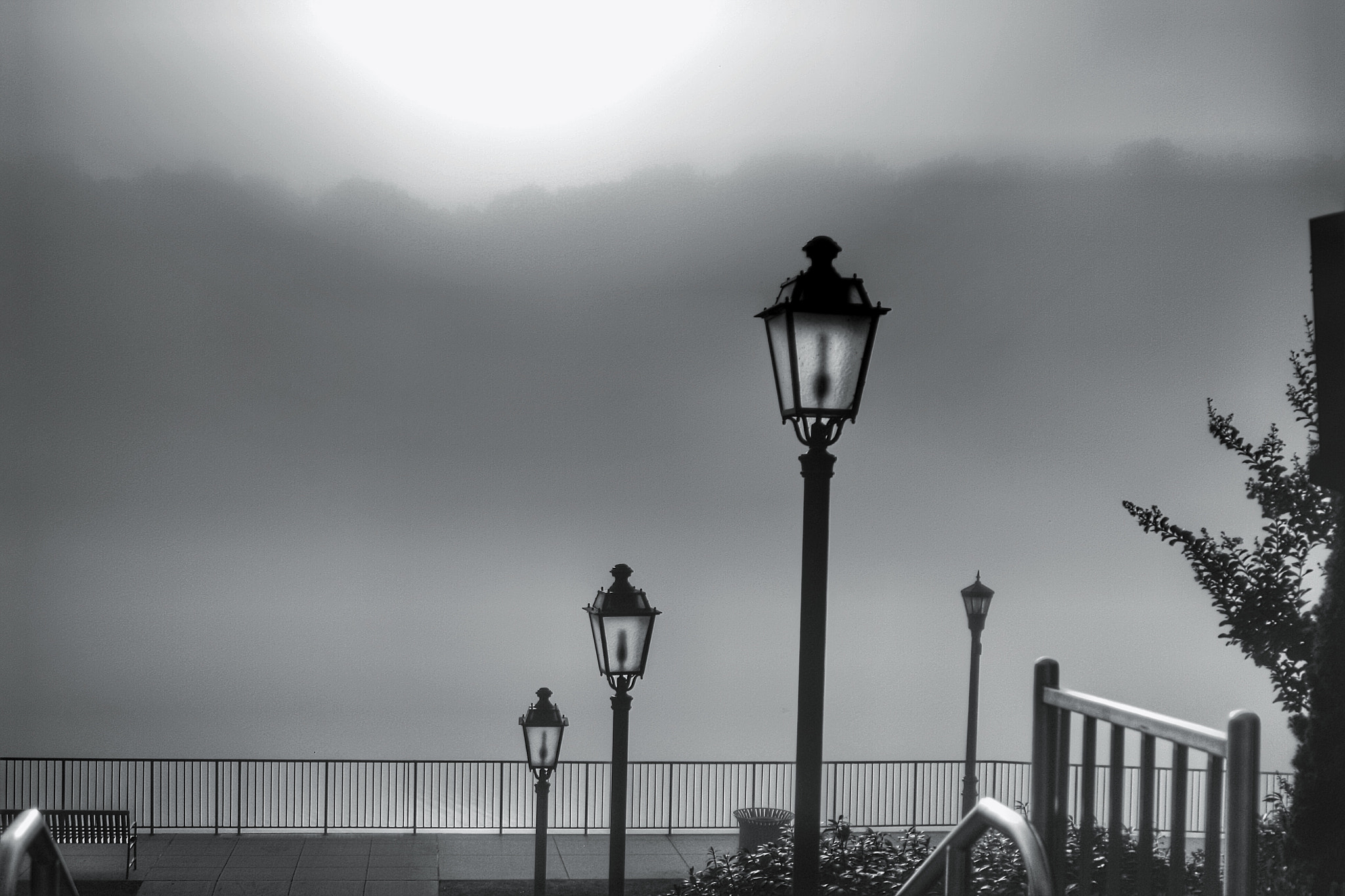 Tamron AF 28-200mm F3.8-5.6 XR Di Aspherical (IF) Macro sample photo. Sunrise mist, fog and street lamps photography
