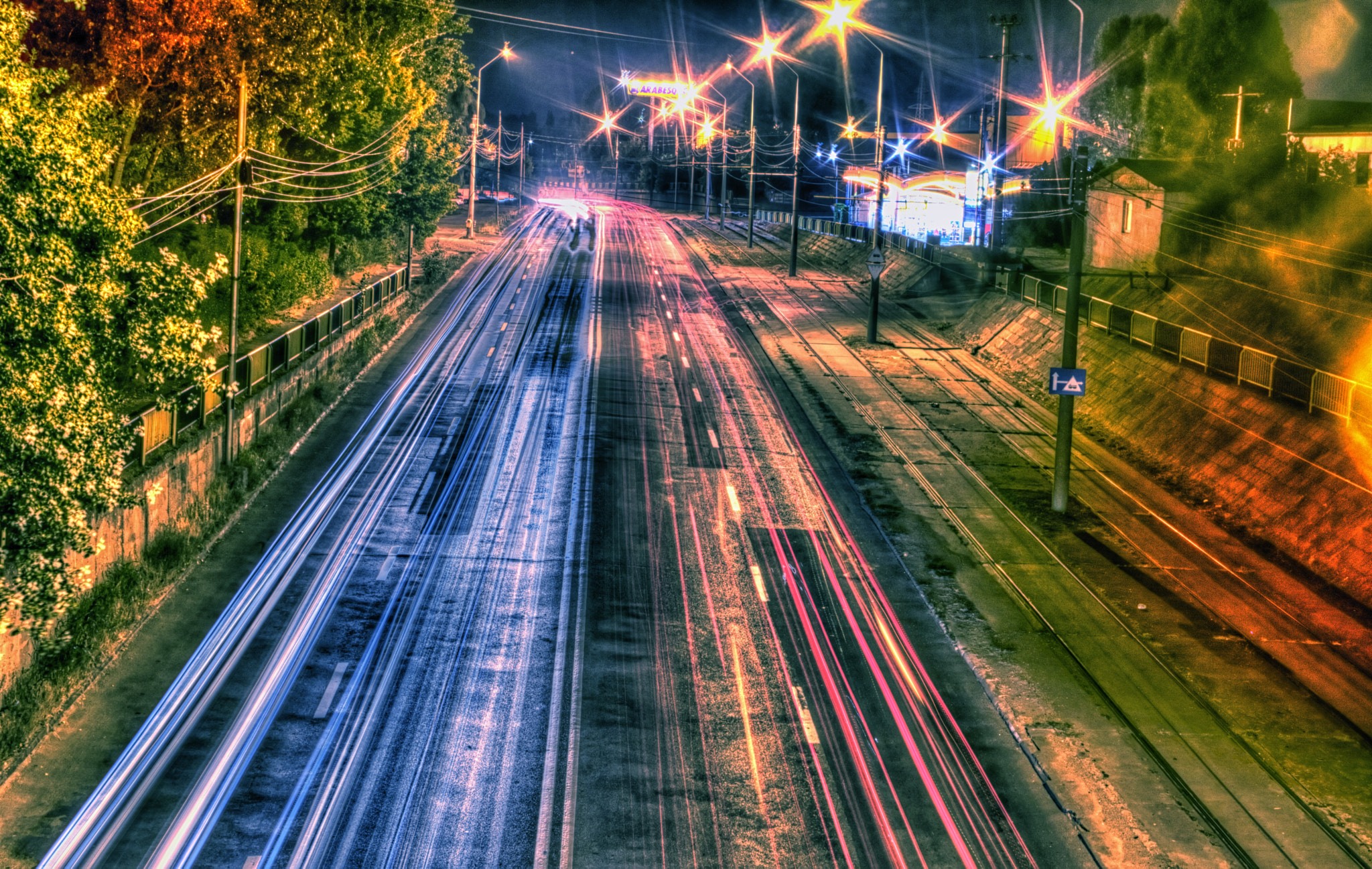 Canon EOS 750D (EOS Rebel T6i / EOS Kiss X8i) sample photo. Rush hour photography