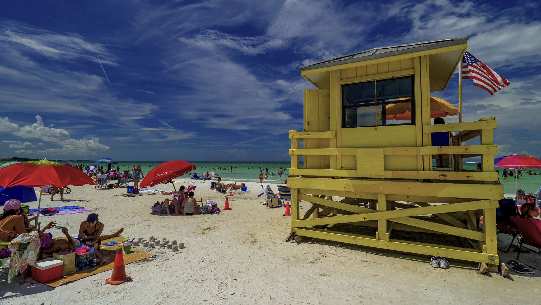 Panasonic Lumix DMC-GX8 + Olympus M.Zuiko Digital ED 7-14mm F2.8 PRO sample photo. Beach day photography