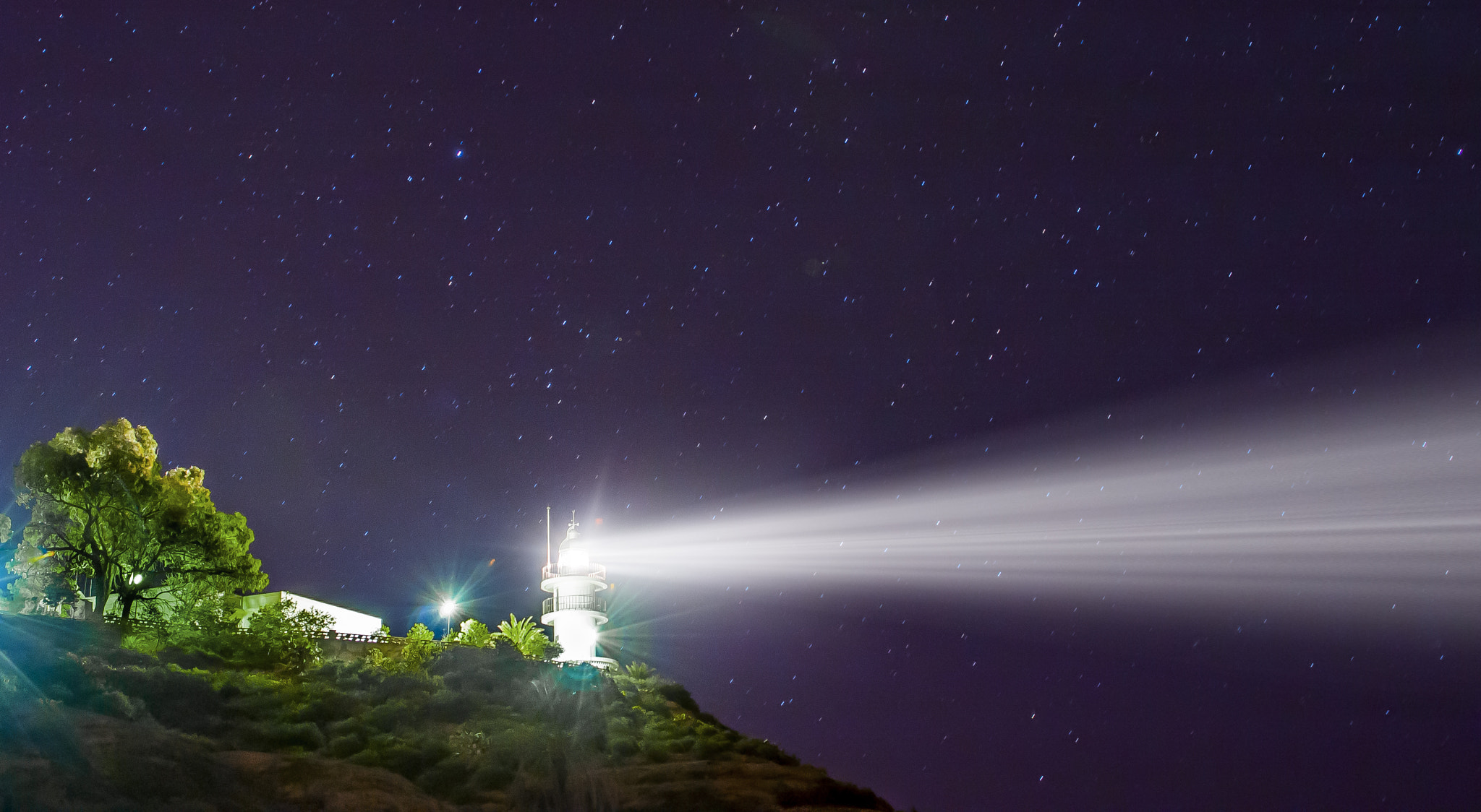 AF Zoom-Nikkor 28-105mm f/3.5-4.5D IF sample photo. El faro photography