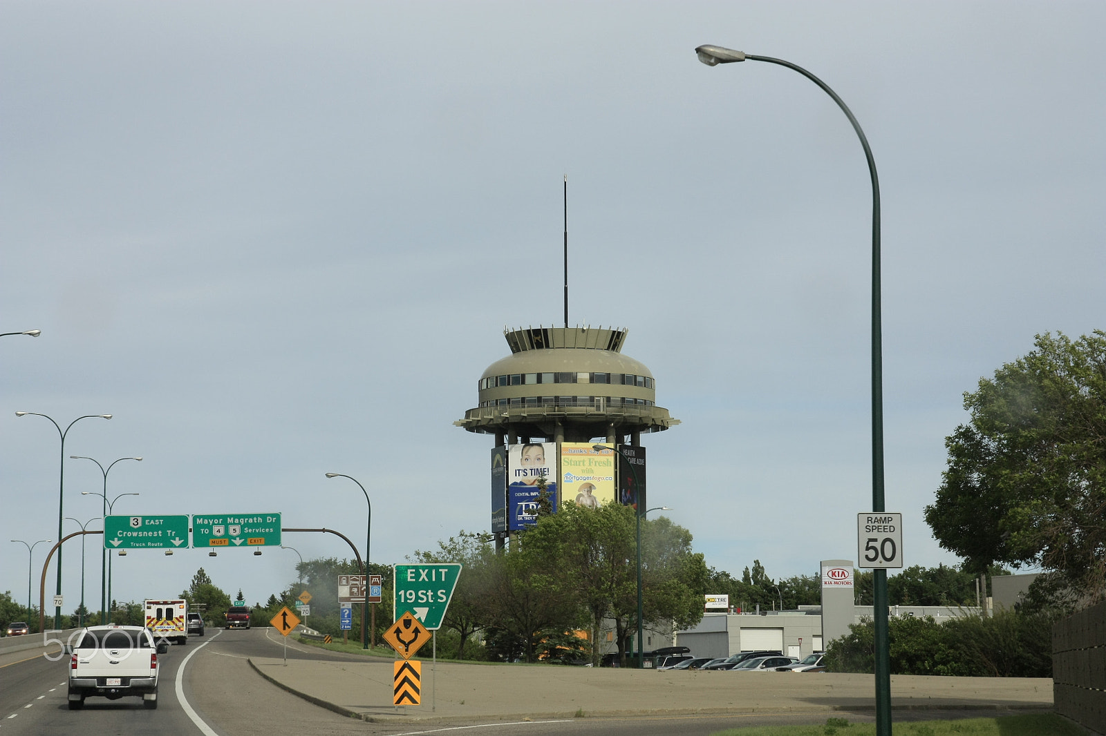 Canon EOS 450D (EOS Rebel XSi / EOS Kiss X2) sample photo. Power water tower photography