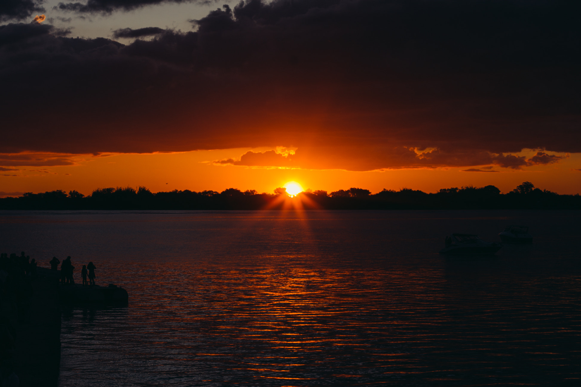 Canon EOS 40D + Canon EF 50mm F1.8 II sample photo. Guaíba sunset! photography