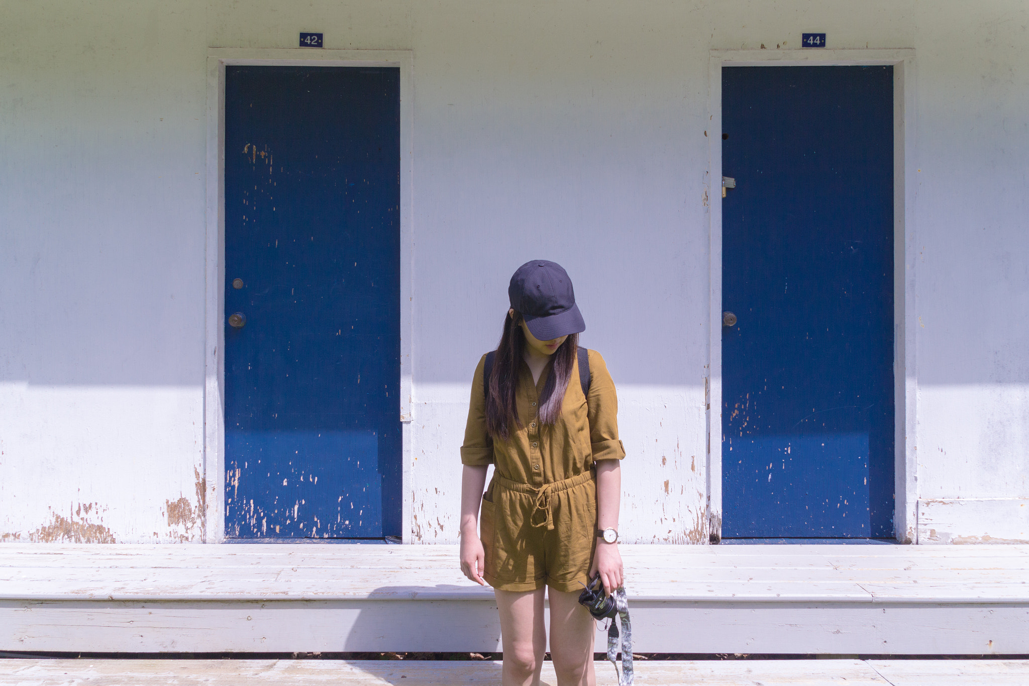 Sigma 18-200mm f/3.5-6.3 DC OS sample photo. 2 doors 1 human photography