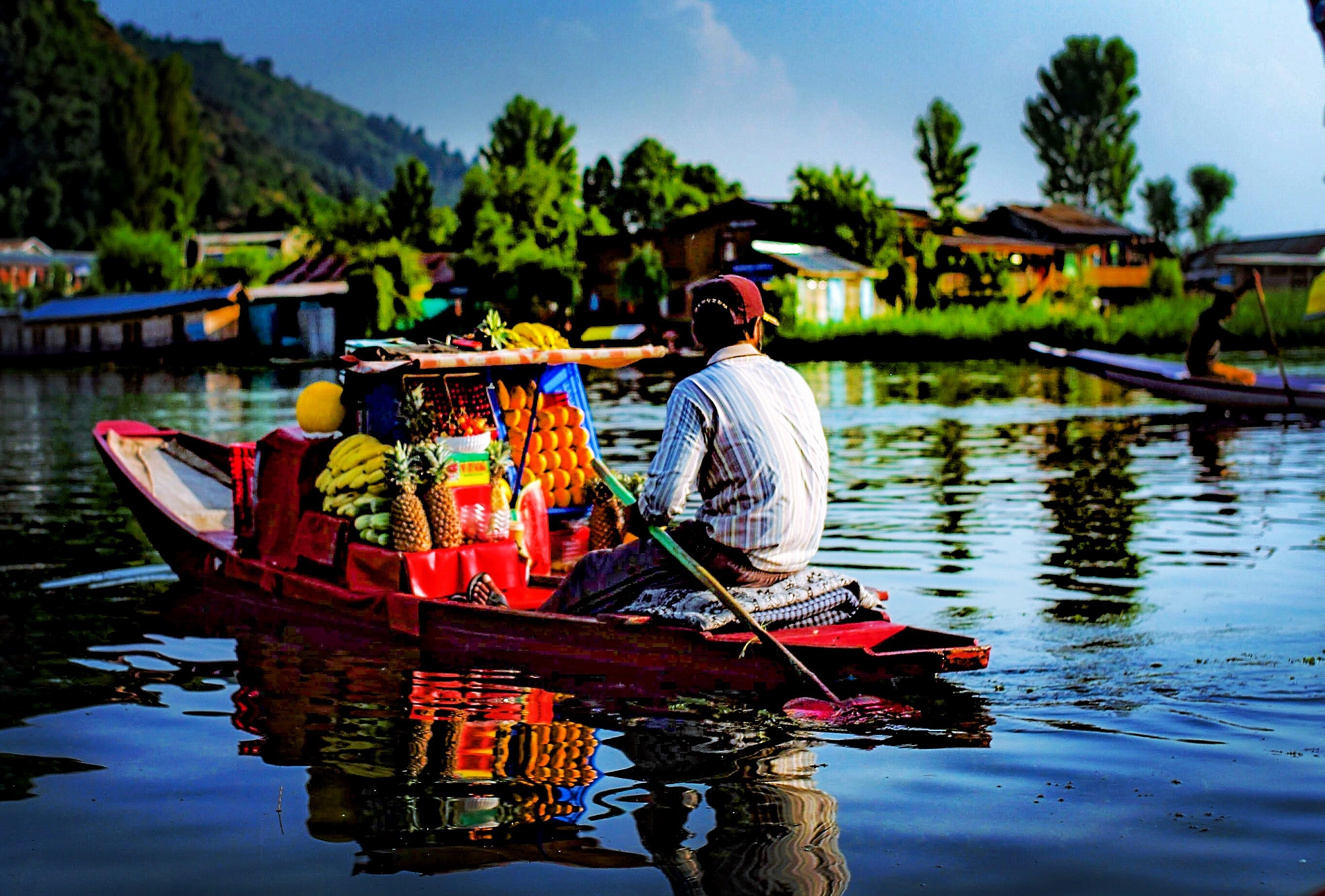 Summicron-M 1:2/35 ASPH. sample photo. Food vendor in kashmir dal lake photography