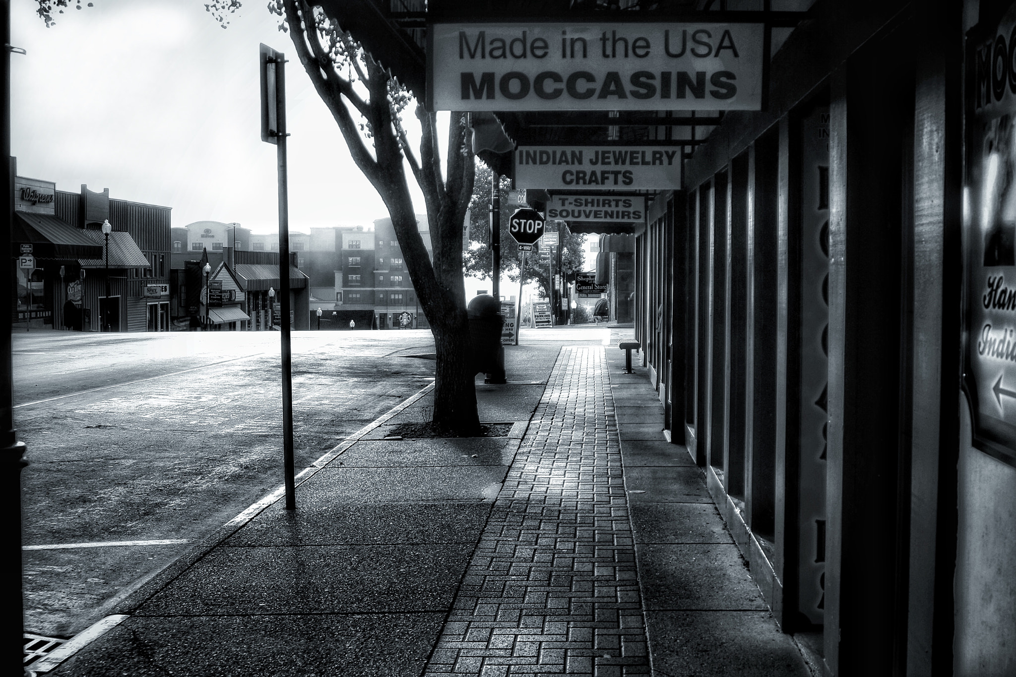 Tamron AF 28-200mm F3.8-5.6 XR Di Aspherical (IF) Macro sample photo. Old downtown branson missouri photography
