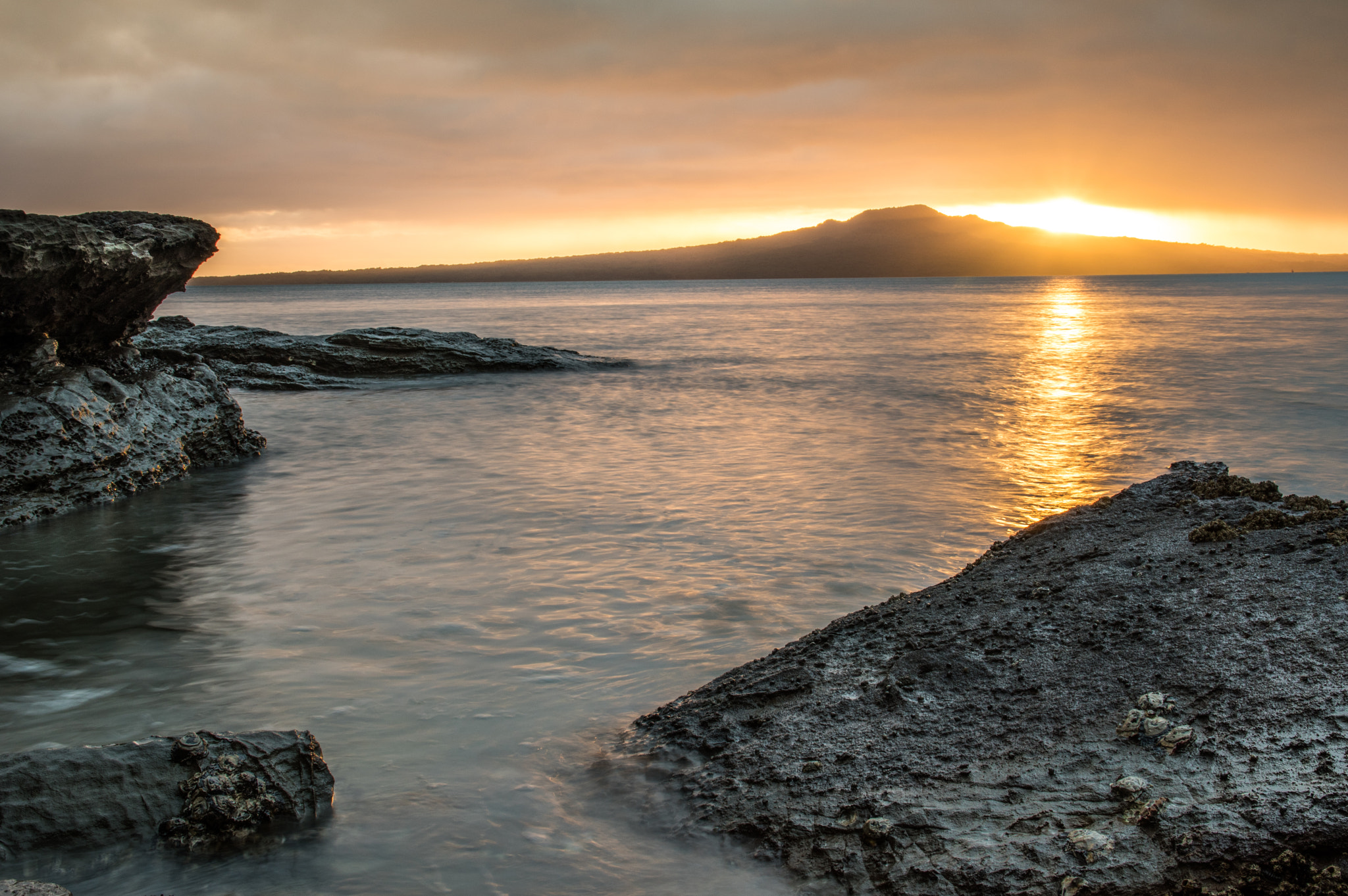 Sigma 17-70mm F2.8-4 DC Macro OS HSM | C sample photo. Cloudy rangitoto sunrise photography