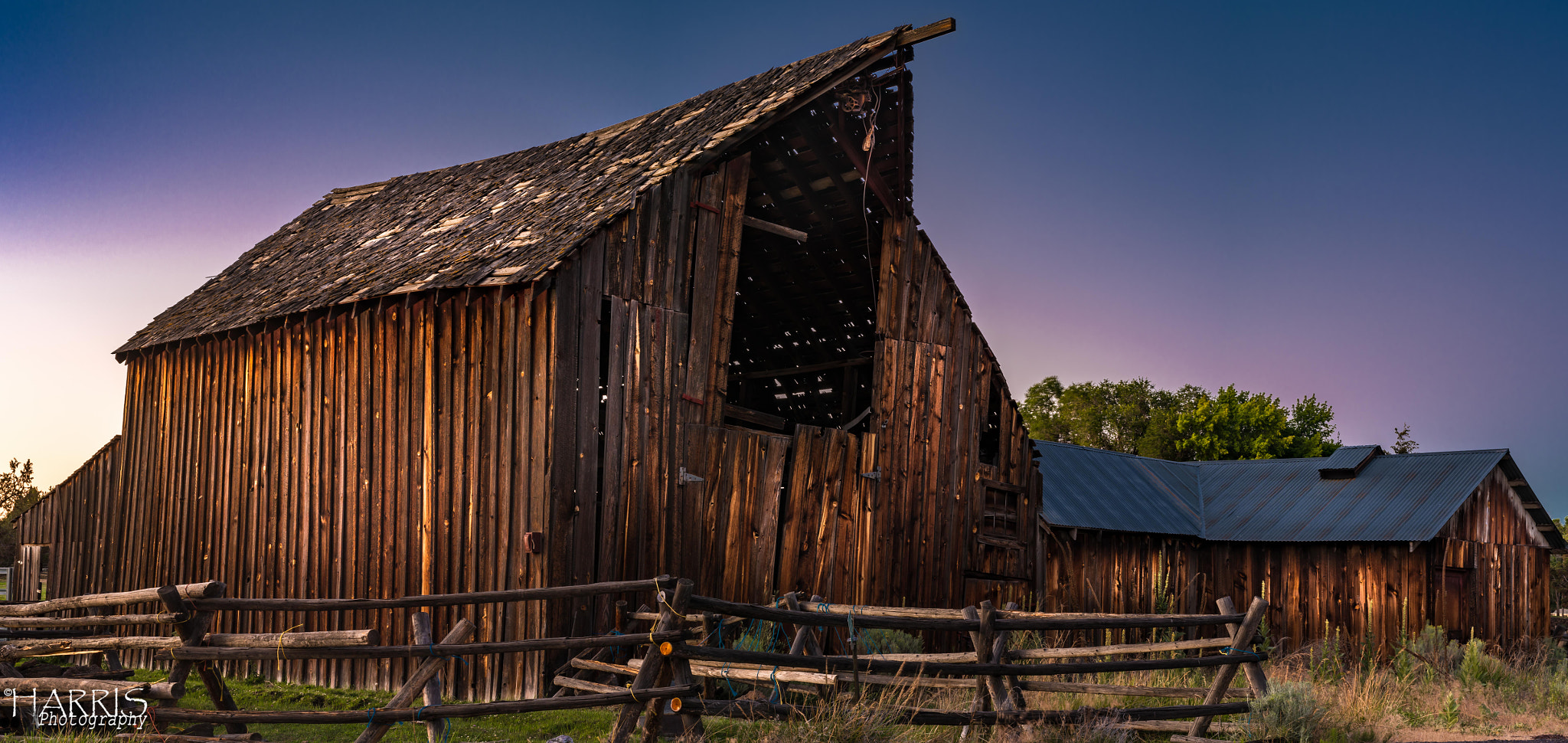 Nikon AF Micro-Nikkor 60mm F2.8D sample photo. Central oregon barn photography