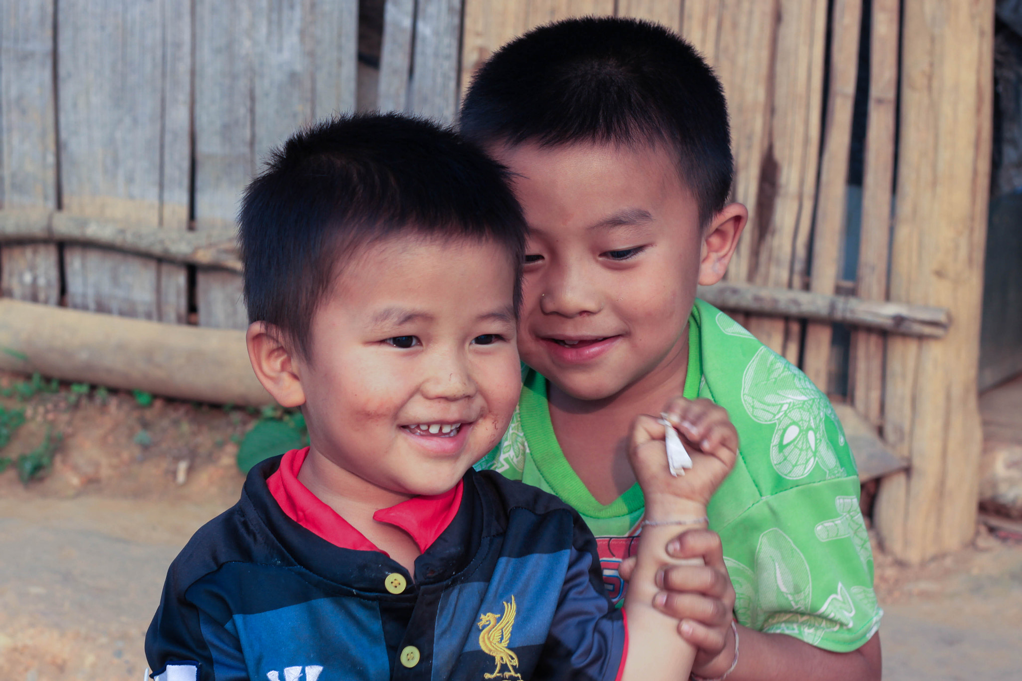 Canon EOS 50D + Canon EF 50mm F1.8 II sample photo. Friends photography