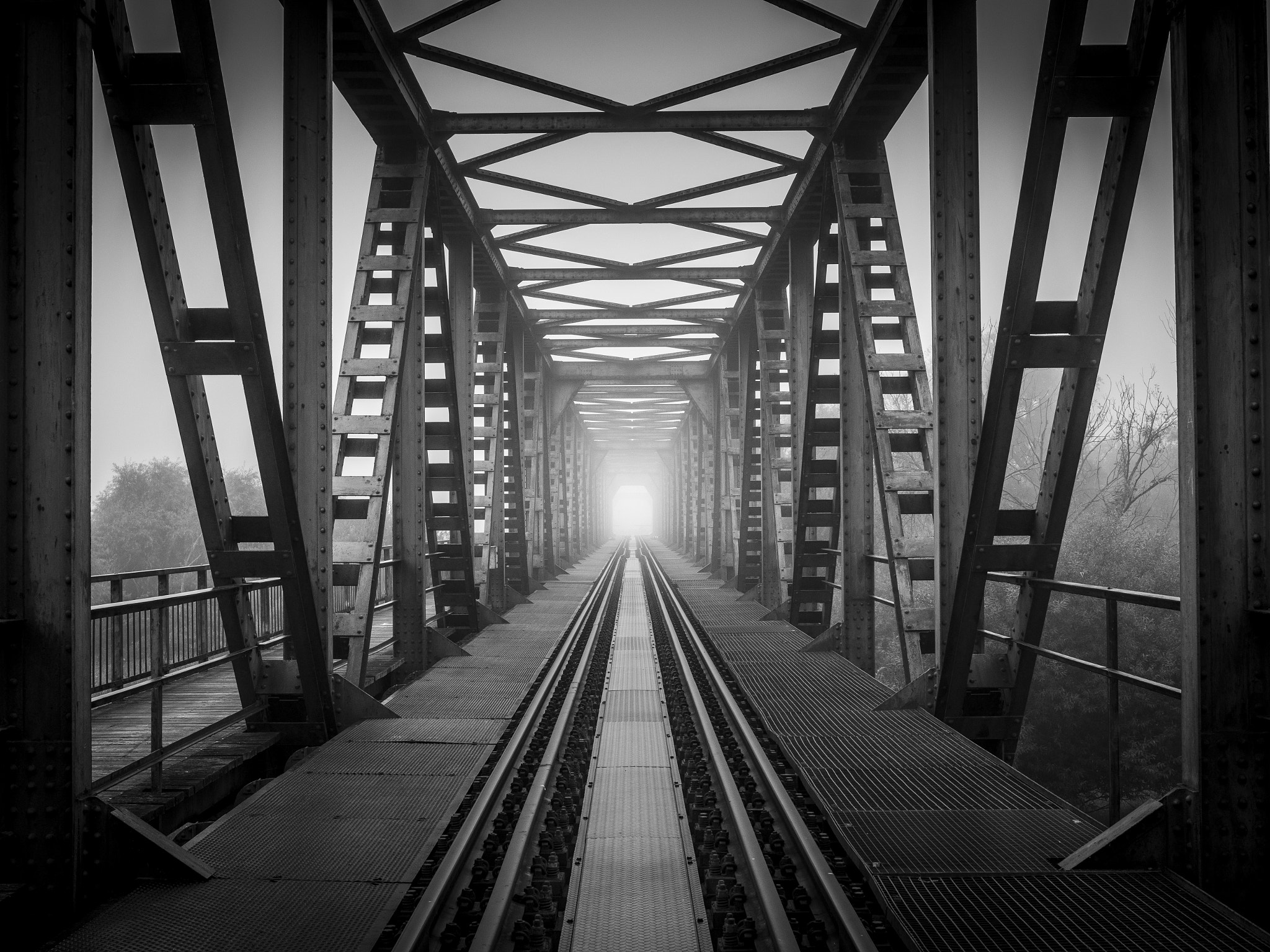 Panasonic Lumix DMC-GX8 + Olympus M.Zuiko Digital 25mm F1.8 sample photo. Eisenbahnbrücke weener photography