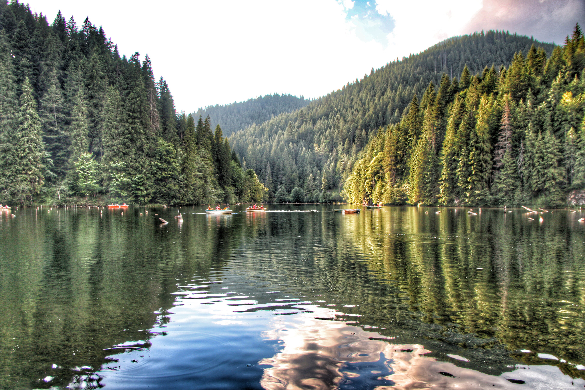 Sigma 18-125mm F3.8-5.6 DC OS HSM sample photo. Red lake transylvania photography