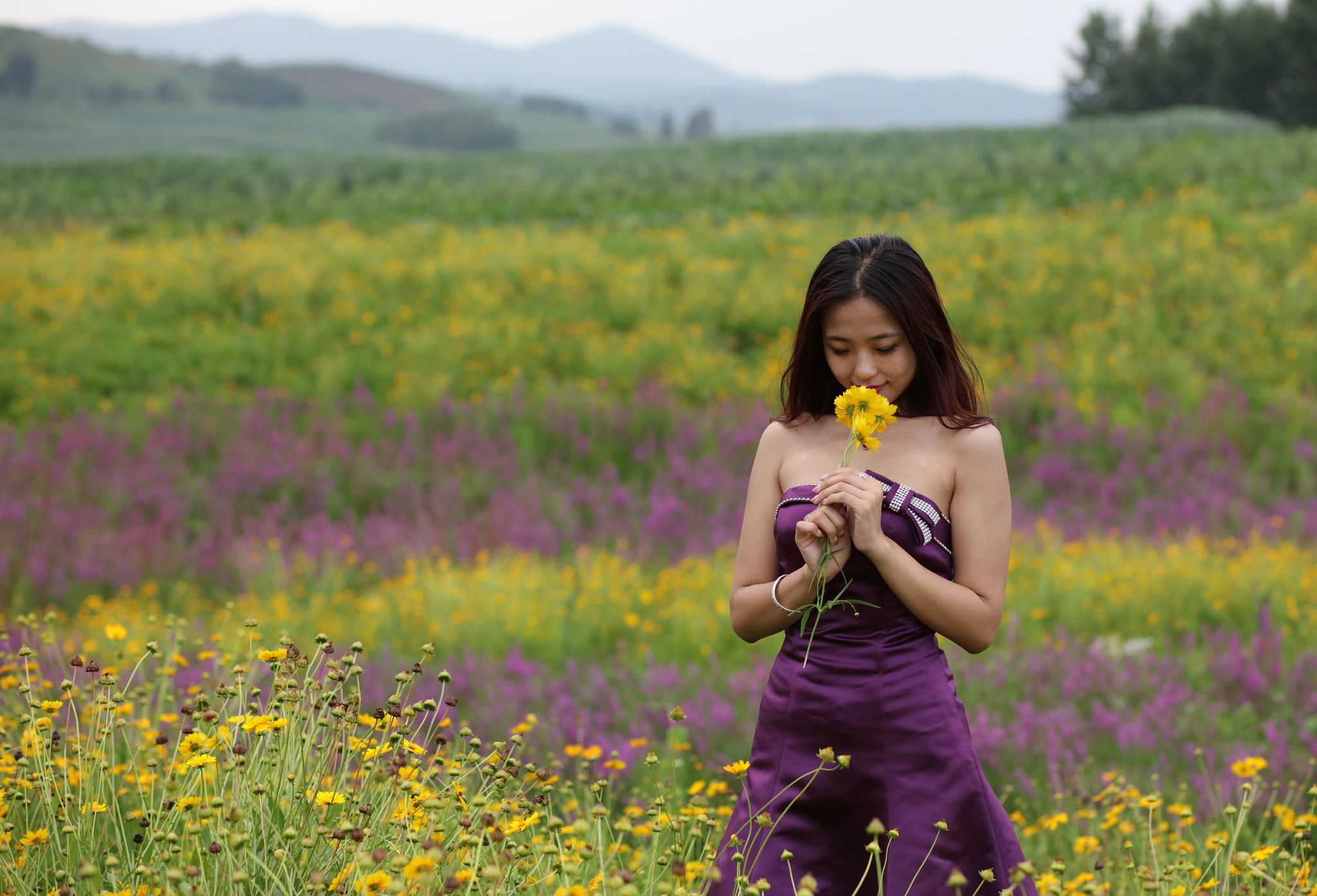 Canon EF 85mm F1.8 USM sample photo. Flower girl photography