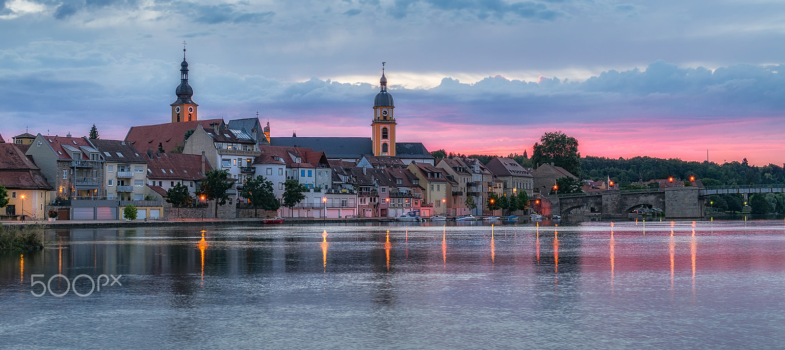 Samsung NX 20-50mm F3.5-5.6 ED sample photo. Kitzingen evening mood photography