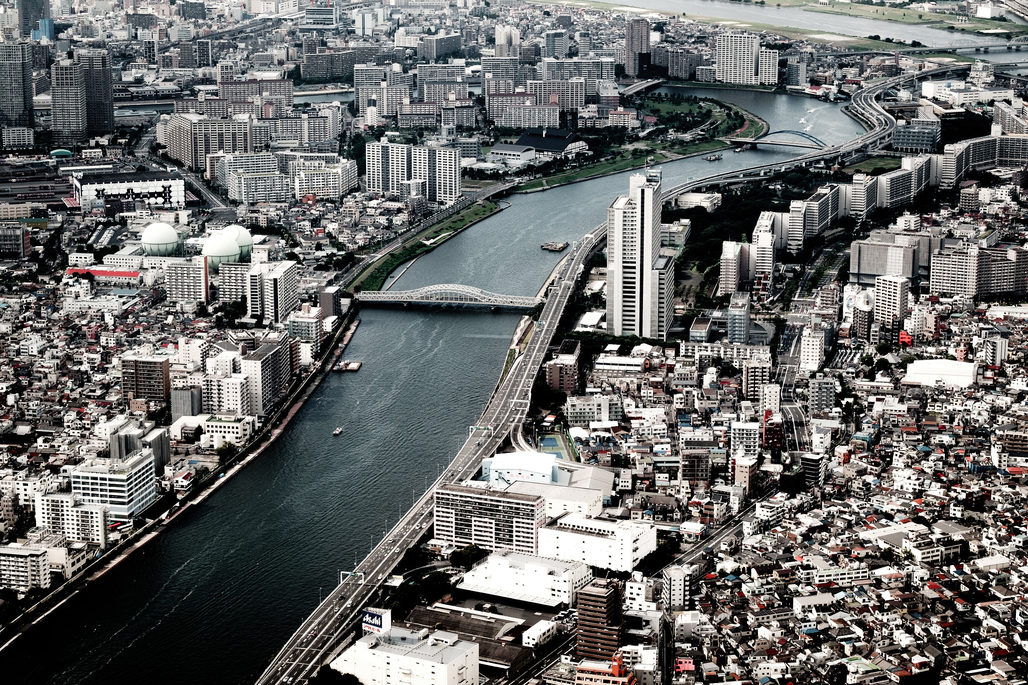 Fujifilm X-T10 + Fujifilm XF 50-140mm F2.8 R LM OIS WR sample photo. Tokyo aerial photography