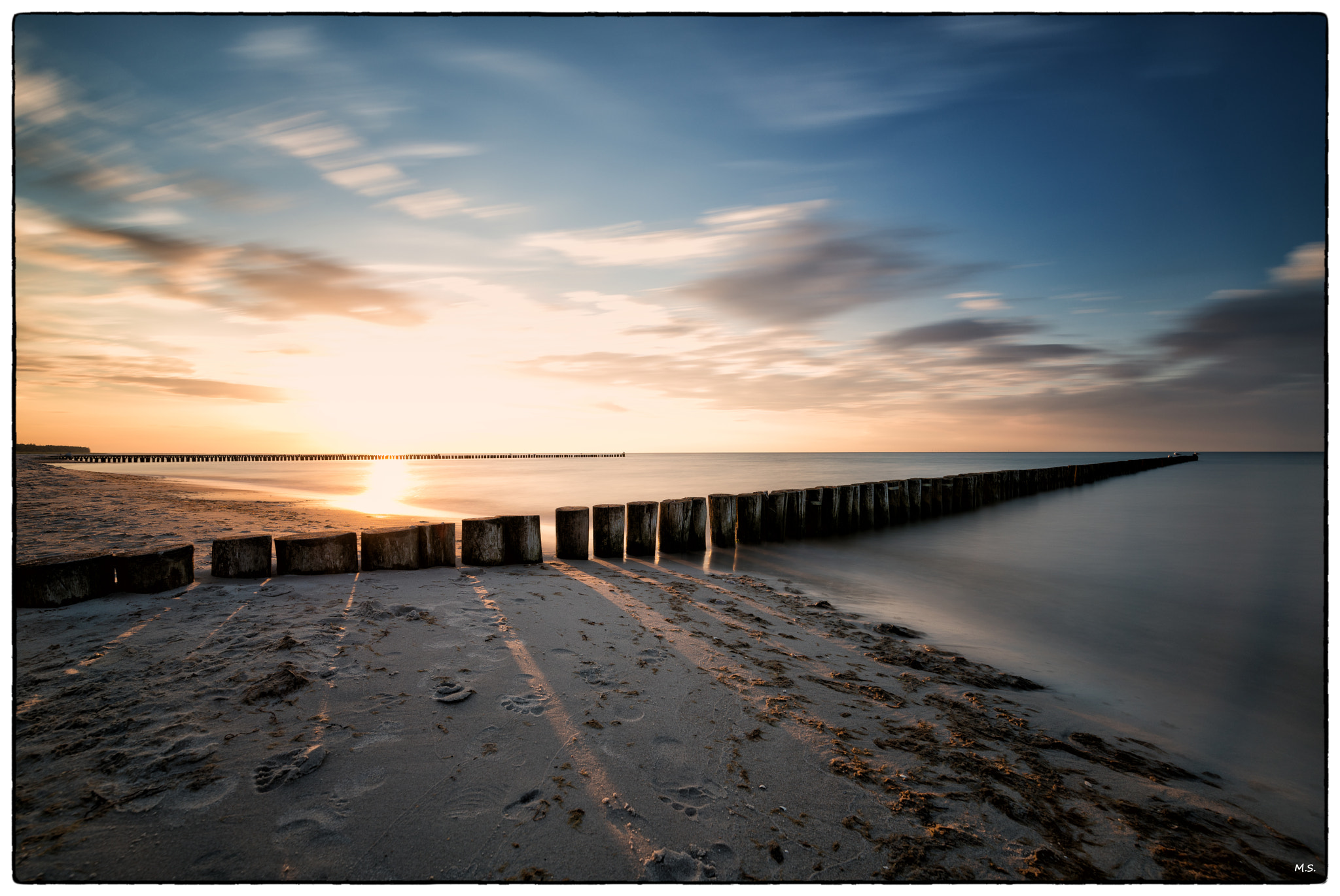 Sony a7R II + Canon EF 300mm f/2.8L sample photo. Zingst photography