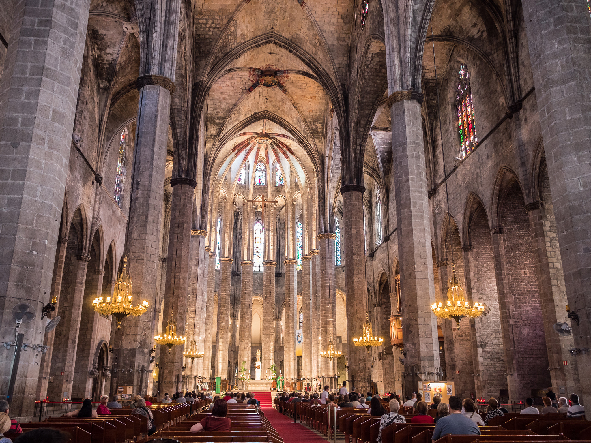 Panasonic Lumix DMC-GX8 + LEICA DG SUMMILUX 15/F1.7 sample photo. Santa maria del mar cathedral photography