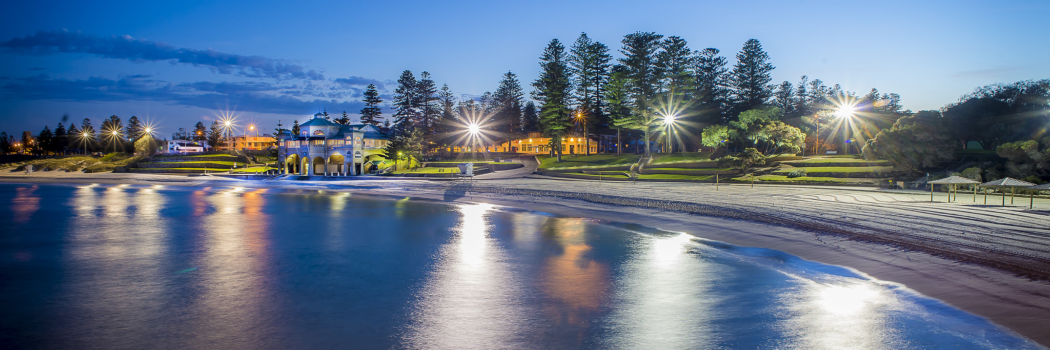 Nikon D4 + Nikon AF Nikkor 24mm F2.8D sample photo. "cottesloe beach" photography