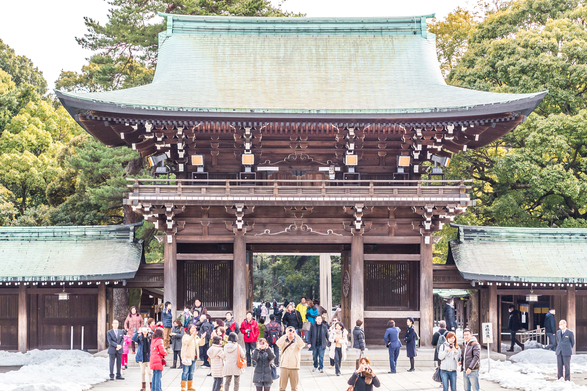 Panasonic Lumix DMC-G5 + Olympus M.Zuiko Digital 45mm F1.8 sample photo. Door in meiji jingu shrine photography