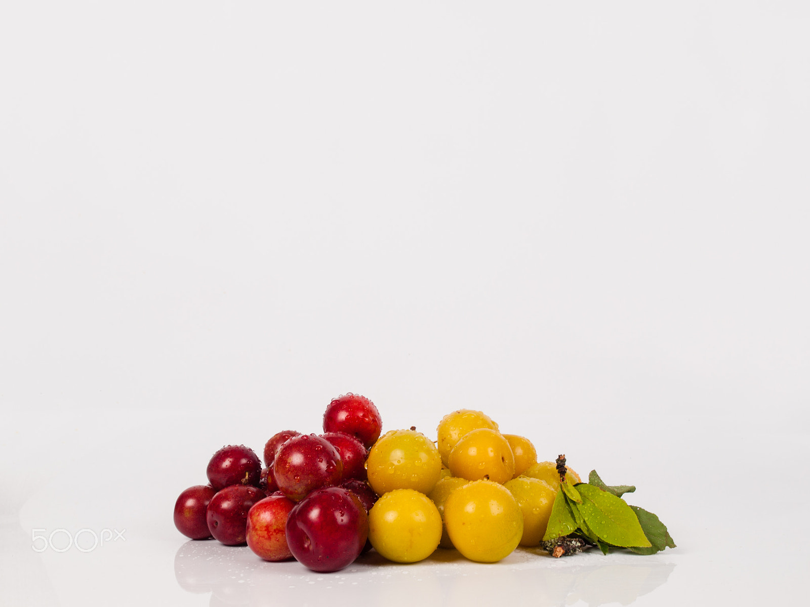 Olympus Zuiko Digital ED 12-60mm F2.8-4.0 SWD sample photo. Seasonal fruit photography