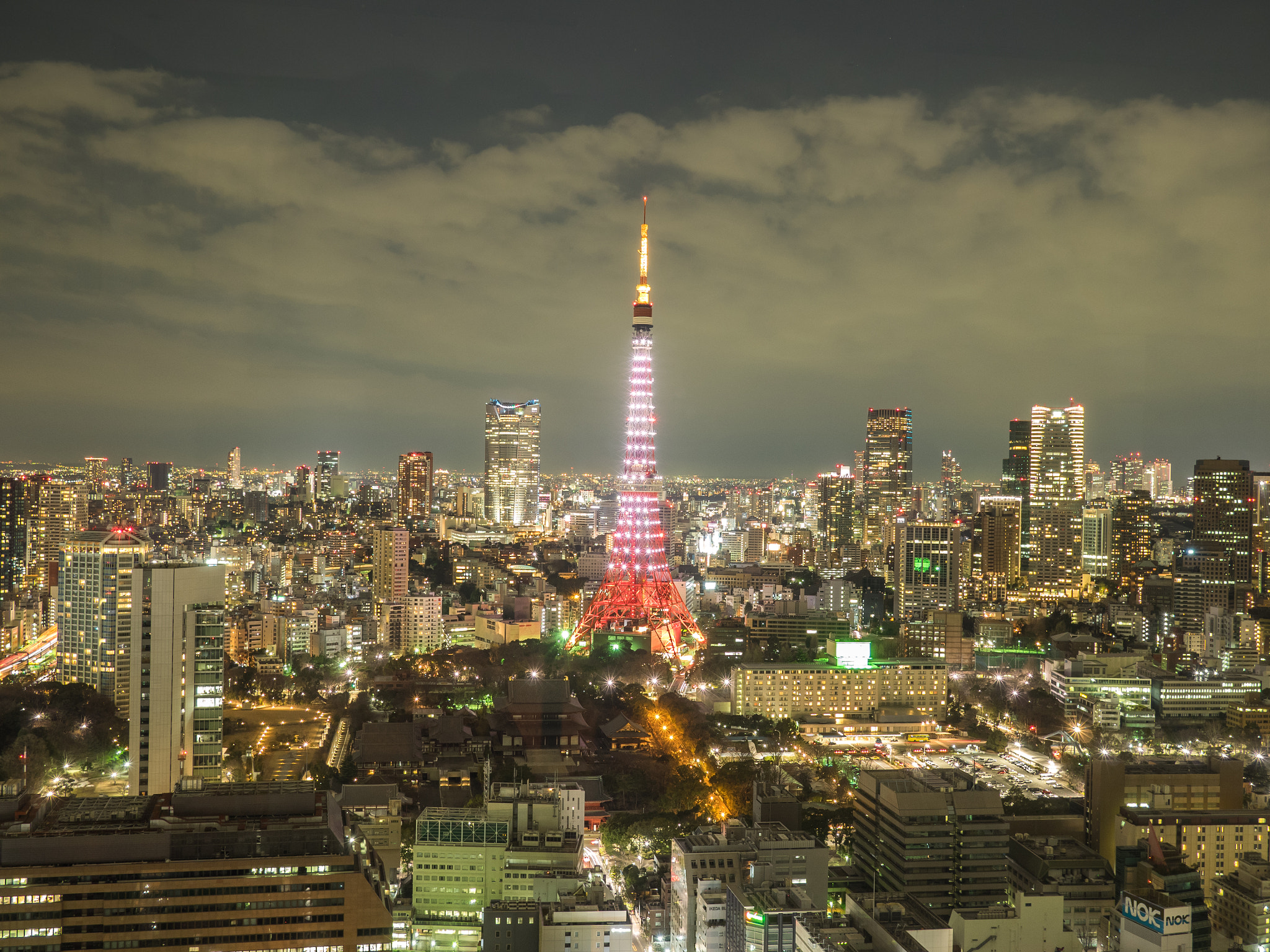 Olympus OM-D E-M1 + Panasonic Lumix G 20mm F1.7 ASPH sample photo. The tokyo tower at night photography