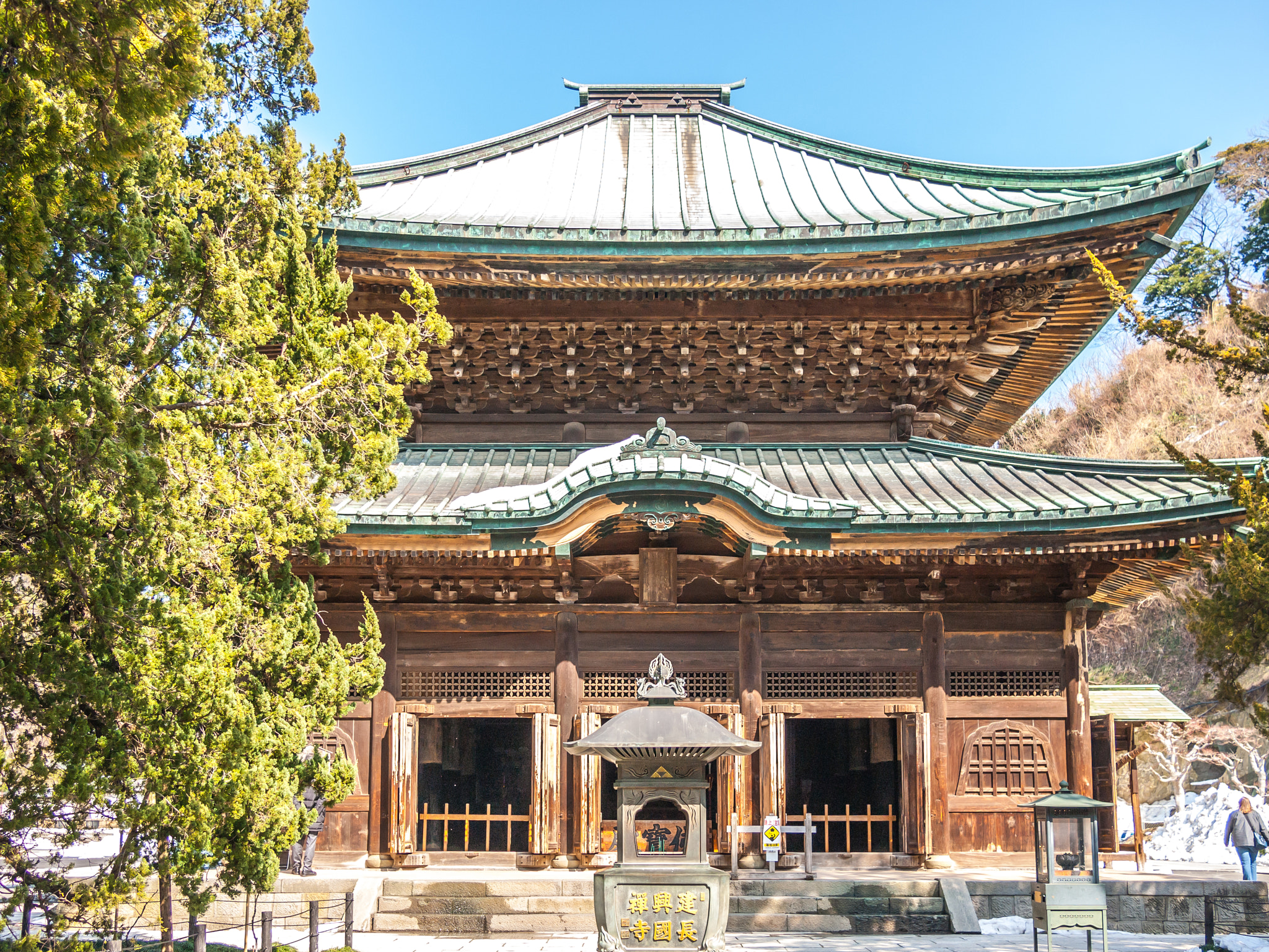 Olympus PEN E-P1 + Panasonic Lumix G 20mm F1.7 ASPH sample photo. Main building in engaku ji photography