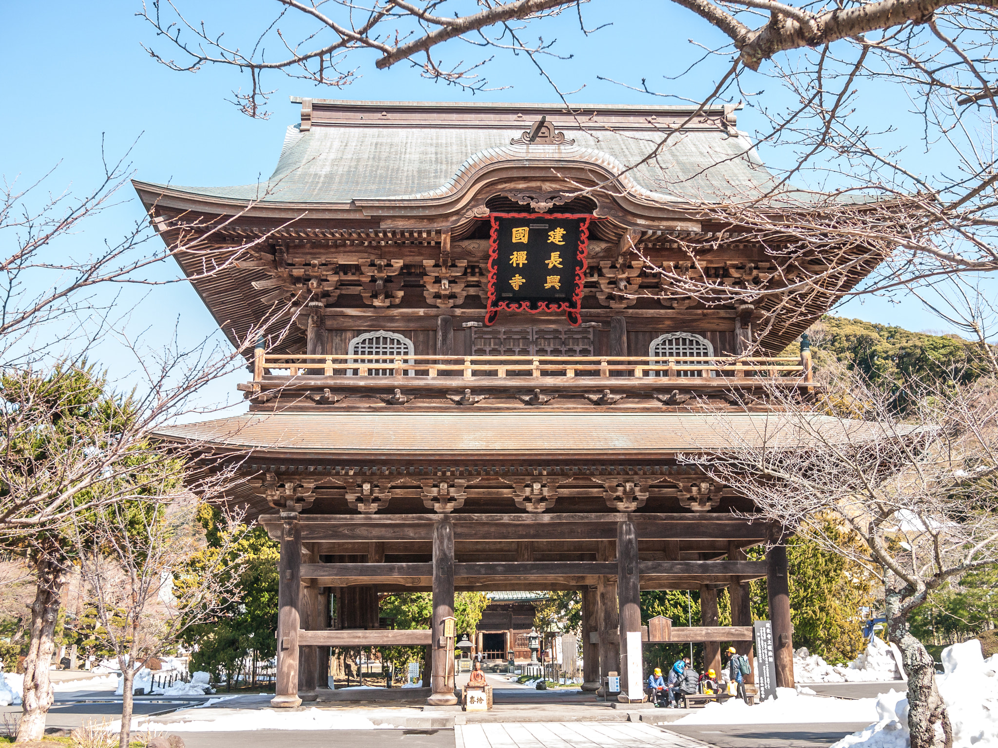 Olympus PEN E-P1 + Panasonic Lumix G 20mm F1.7 ASPH sample photo. Building of the engaku-ji temple photography