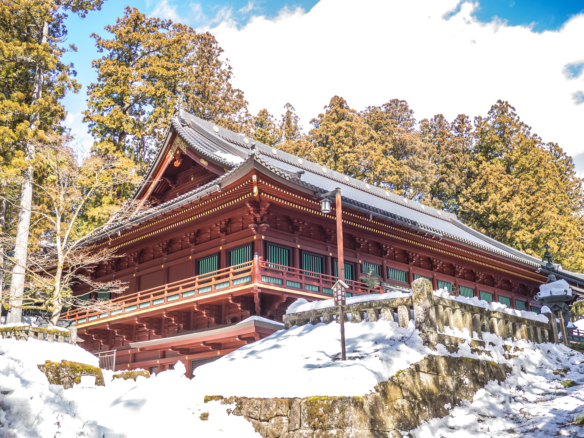 Olympus OM-D E-M1 + Panasonic Lumix G 20mm F1.7 ASPH sample photo. Shrine in rinno ji temple photography