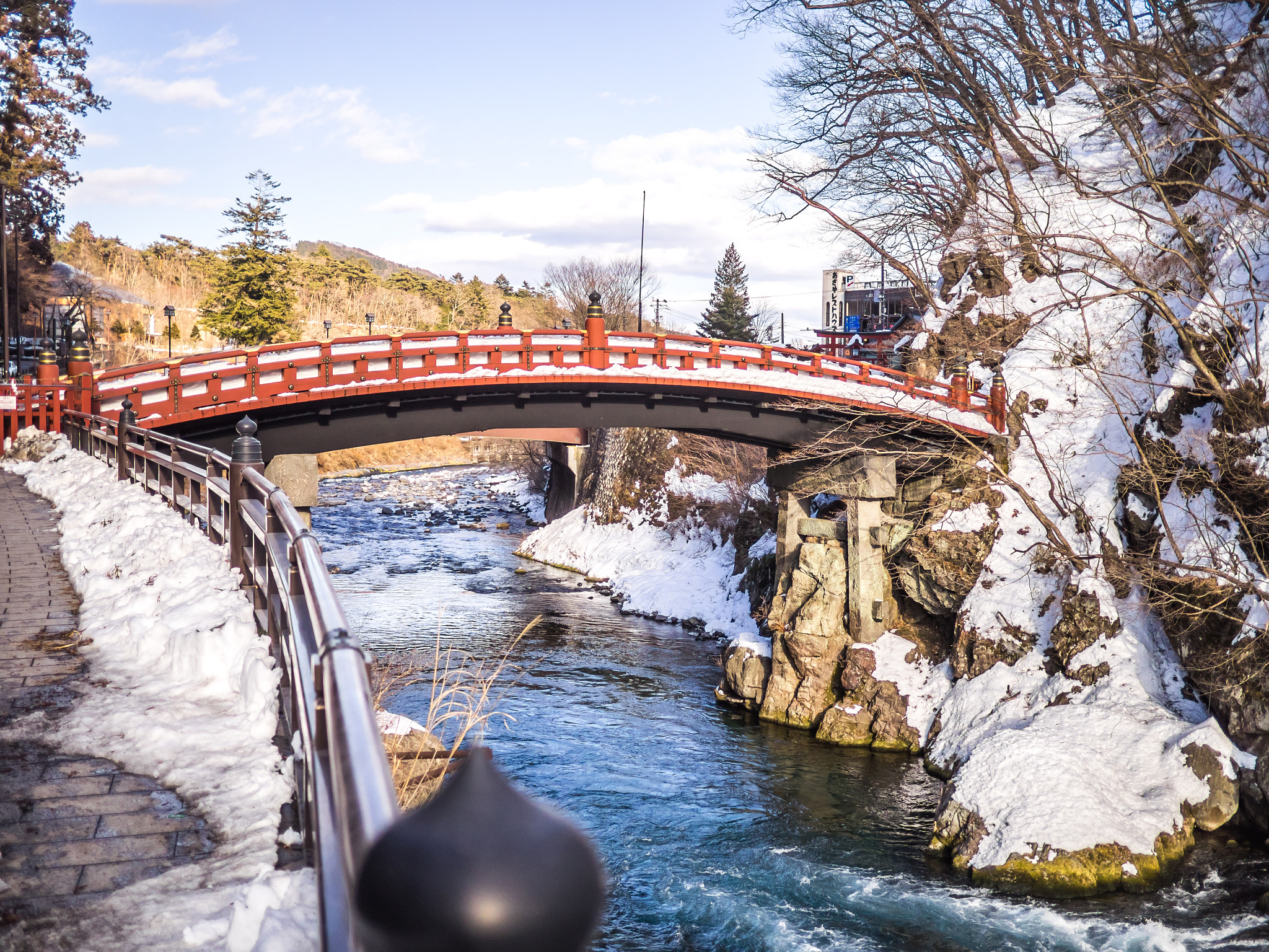 Olympus OM-D E-M1 + Panasonic Lumix G 20mm F1.7 ASPH sample photo. Snow over the nikko bridge photography