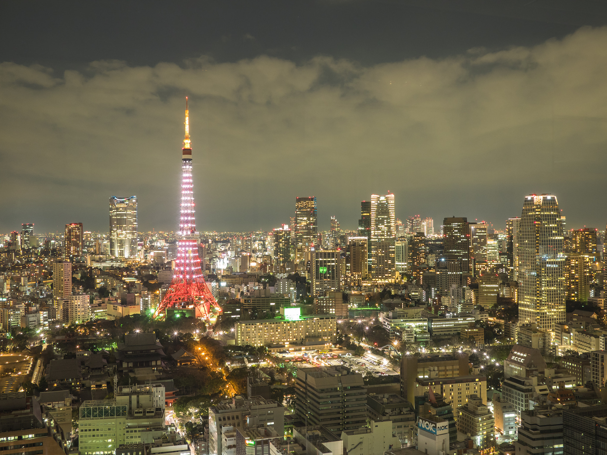 Olympus OM-D E-M1 + Panasonic Lumix G 20mm F1.7 ASPH sample photo. View of the tokyo tower at night photography