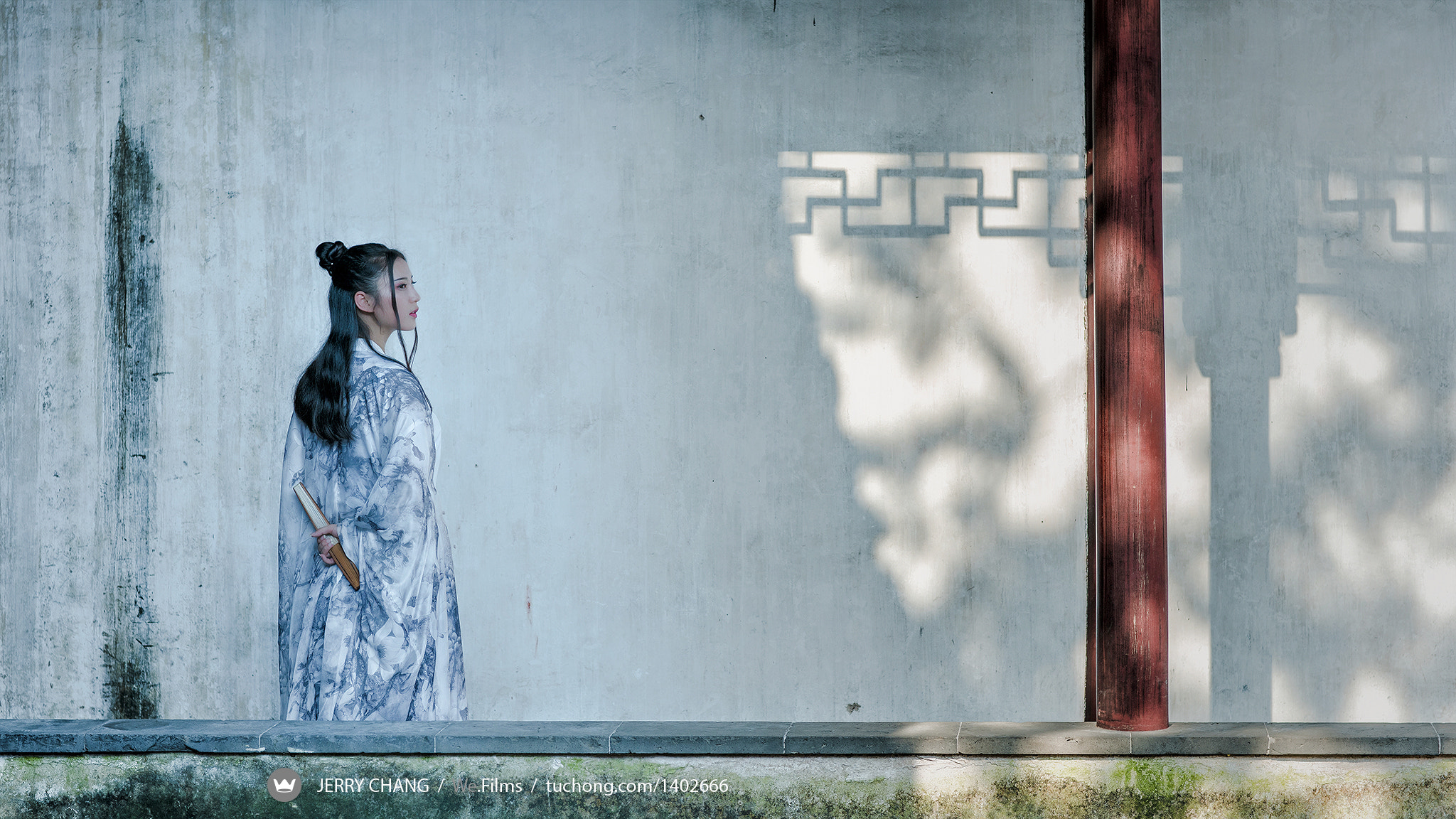 Canon EF 85mm F1.2L II USM sample photo. Chinese dress photography