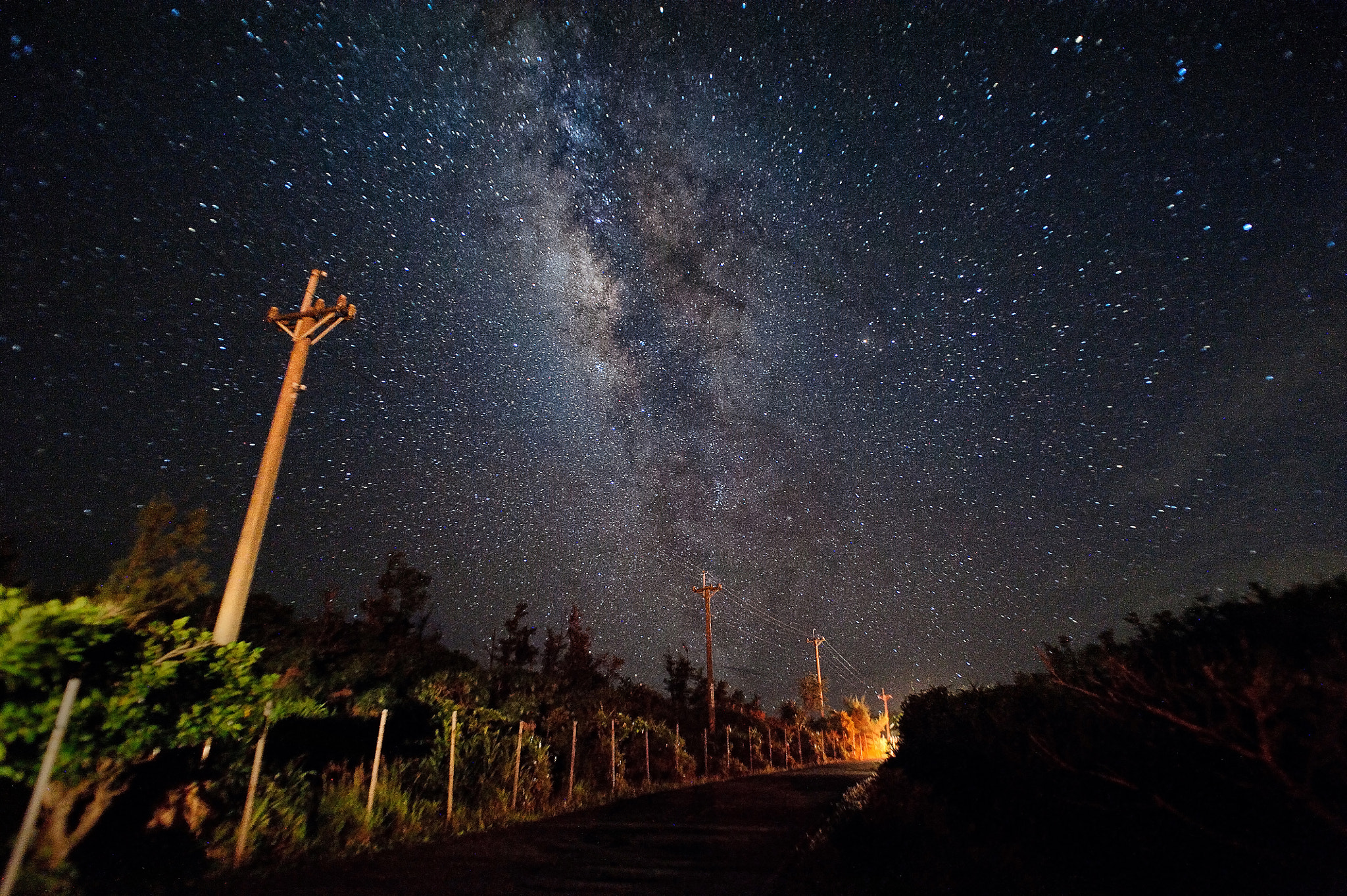 Nikon D700 + Nikon AF Nikkor 20mm F2.8D sample photo. Island night photography