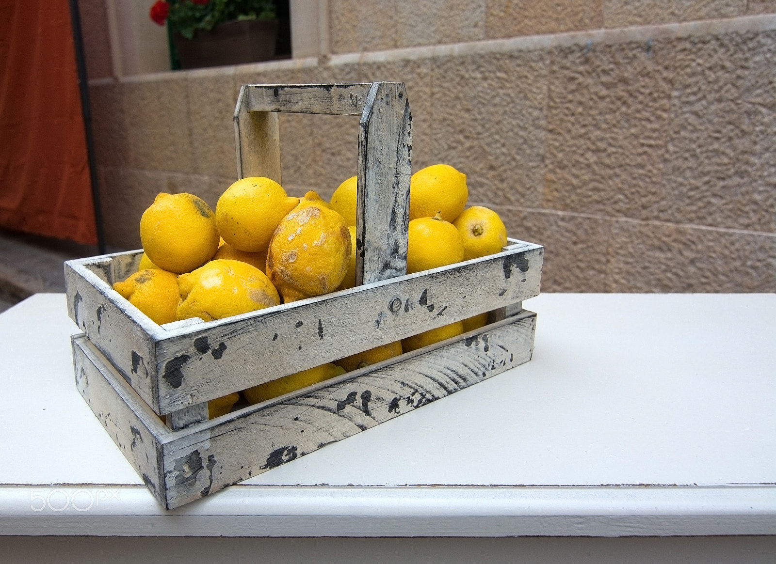 Nikon D7100 + Nikon AF Nikkor 28mm F2.8D sample photo. Citrus fruits in white painted wood basket photography