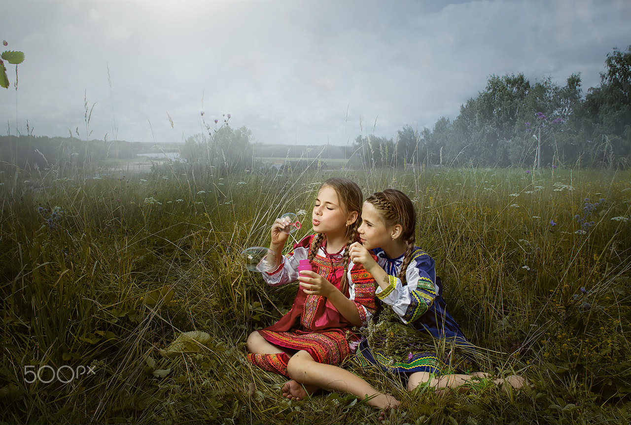 Canon EF 24mm f/1.4L sample photo. Twins photography