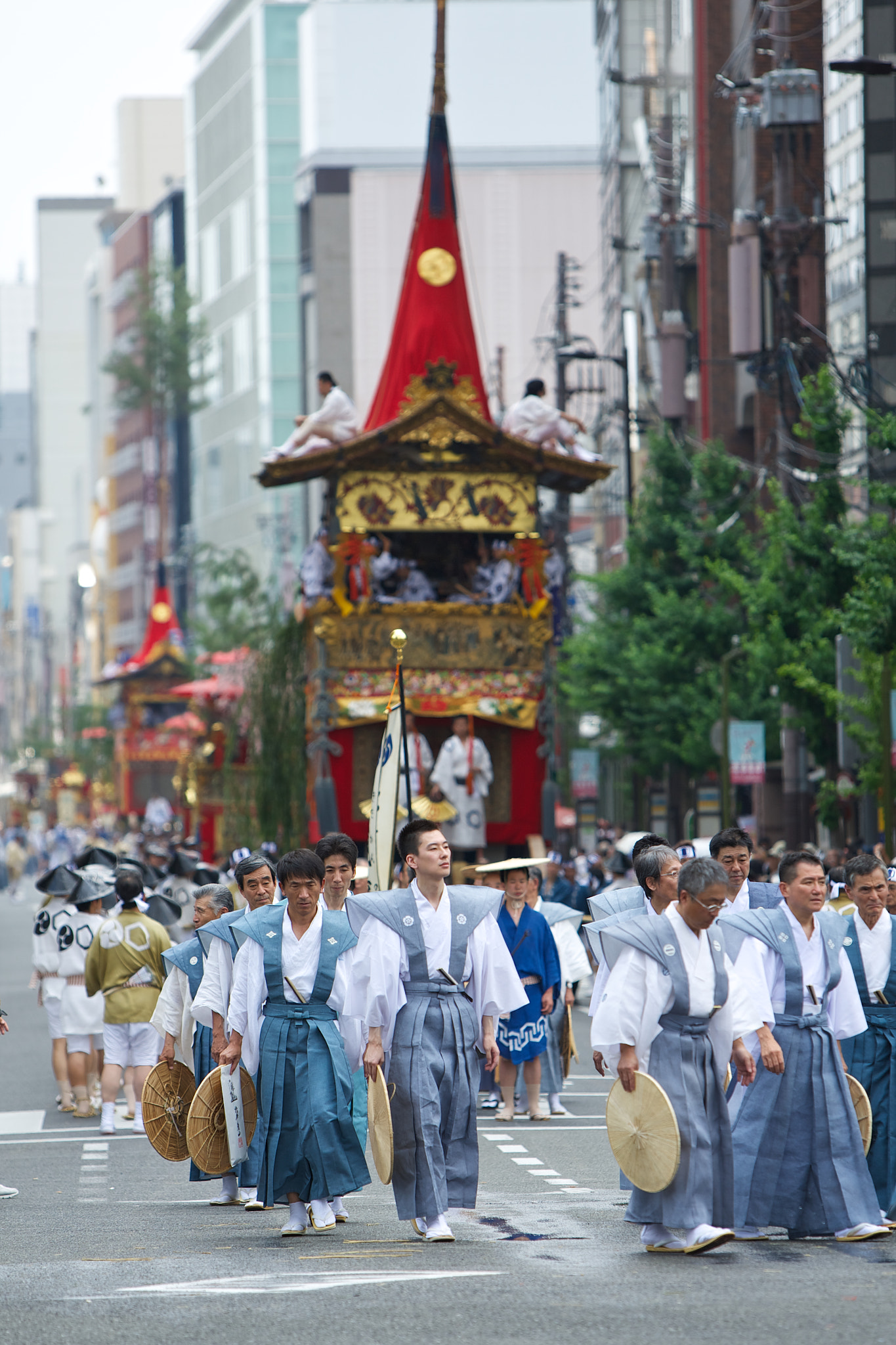 Canon EOS-1D Mark III + Canon EF 70-200mm F2.8L IS USM sample photo. Parading, gion festival style photography