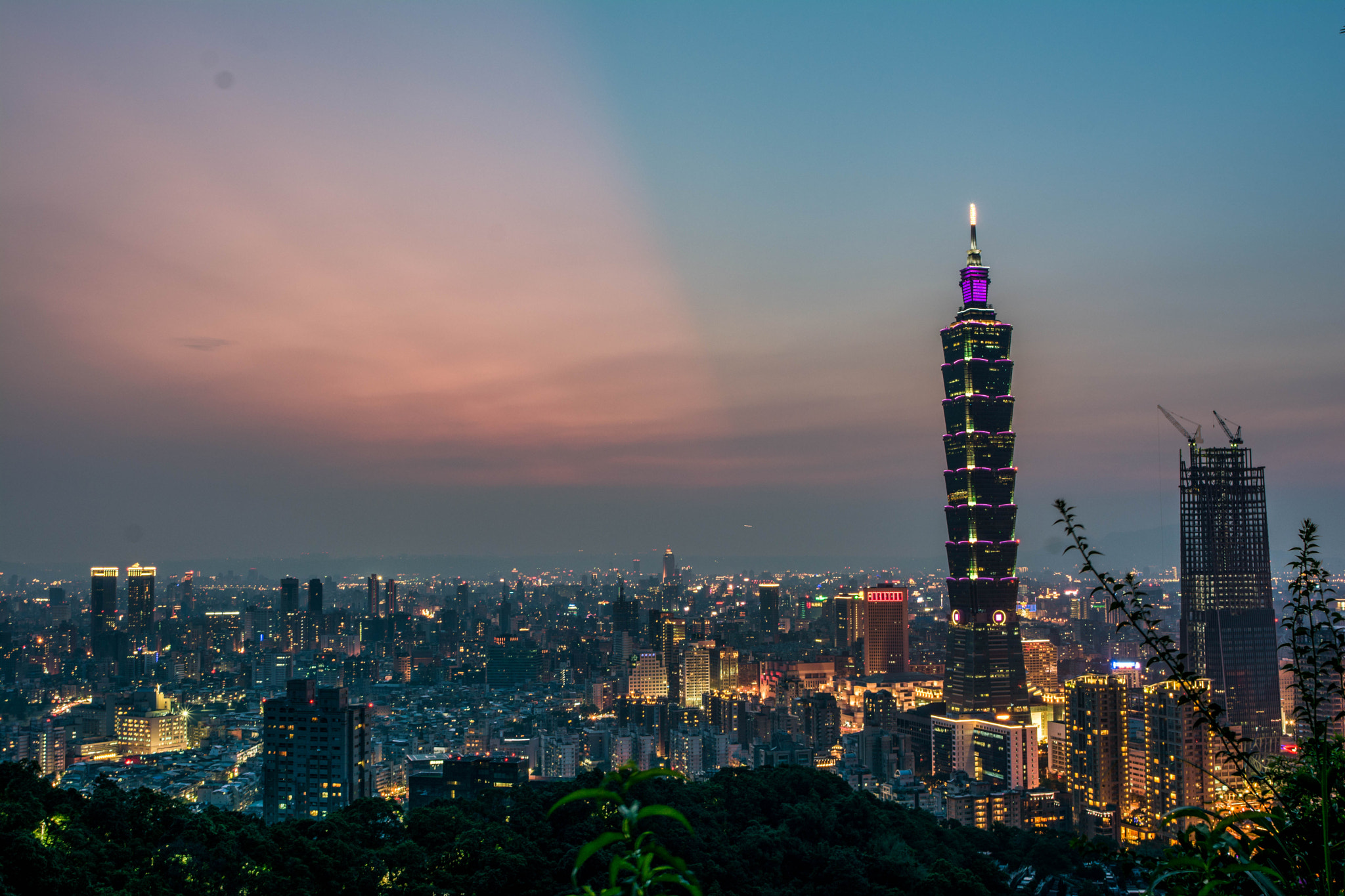 Nikon AF-S Nikkor 24mm F1.8G ED sample photo. Taipei 101 night view photography