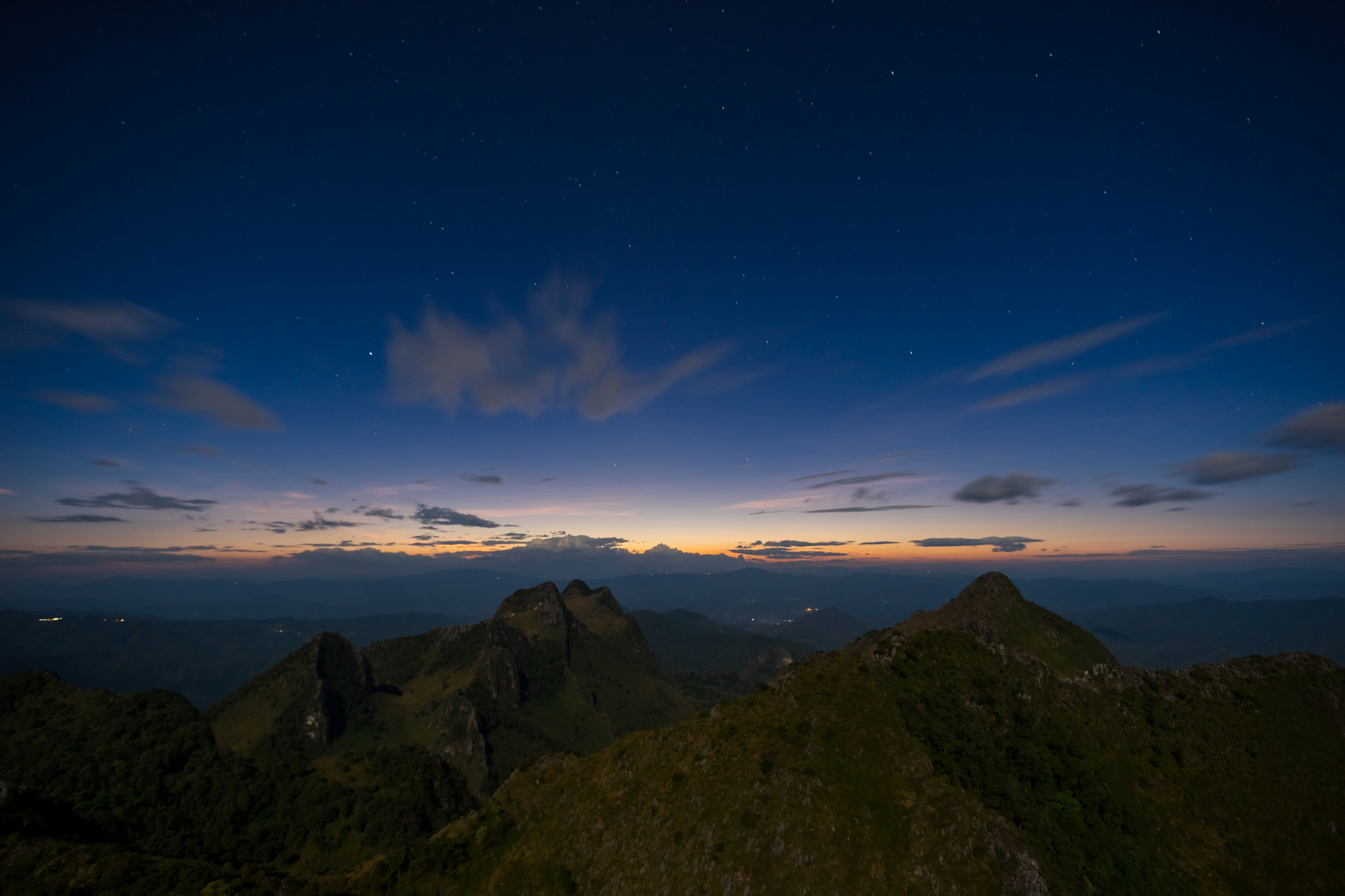 Sony a7 + Sony Vario-Sonnar T* 16-35mm F2.8 ZA SSM sample photo. Light of horizon  on the doi-luang-chiang-dao, chiang mai, thail photography