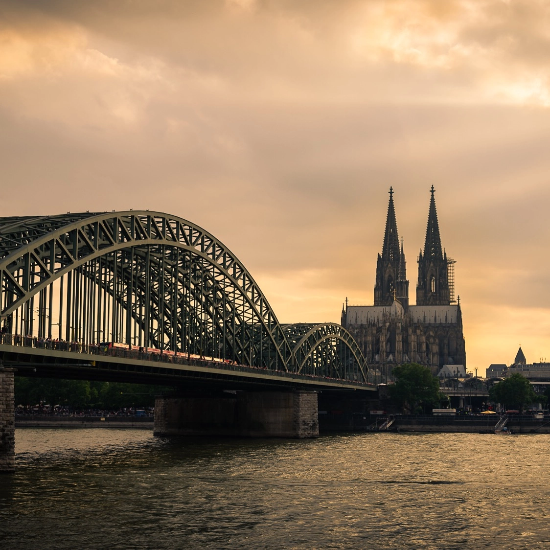 Sony a7R + Tamron SP 24-70mm F2.8 Di VC USD sample photo. Cologne dom sunset 2016 photography