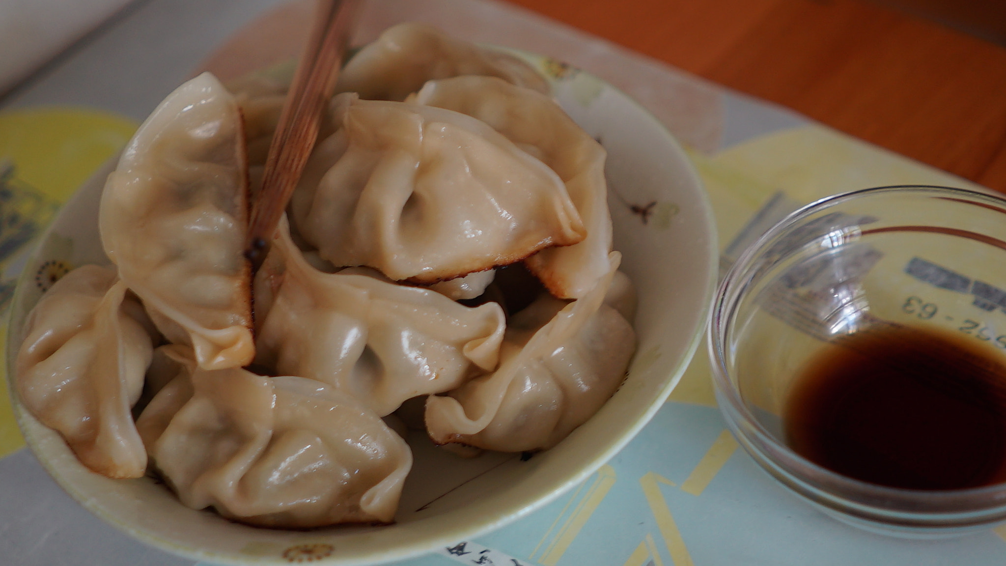 Sony a7S + Sony FE 28mm F2 sample photo. Fried dumpling 鍋貼 photography