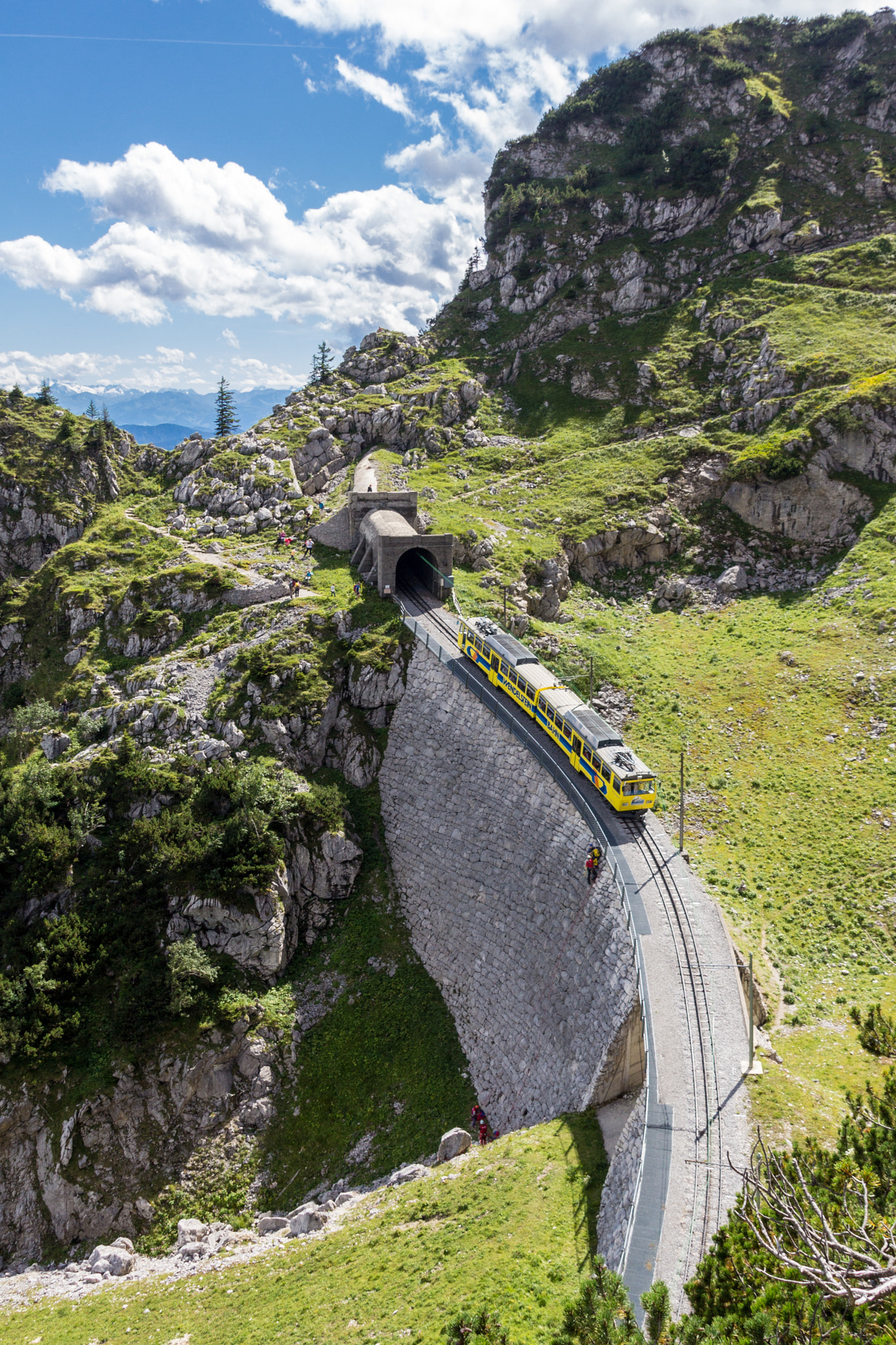 Sigma 18-200mm f/3.5-6.3 DC OS sample photo. Wendelstein photography