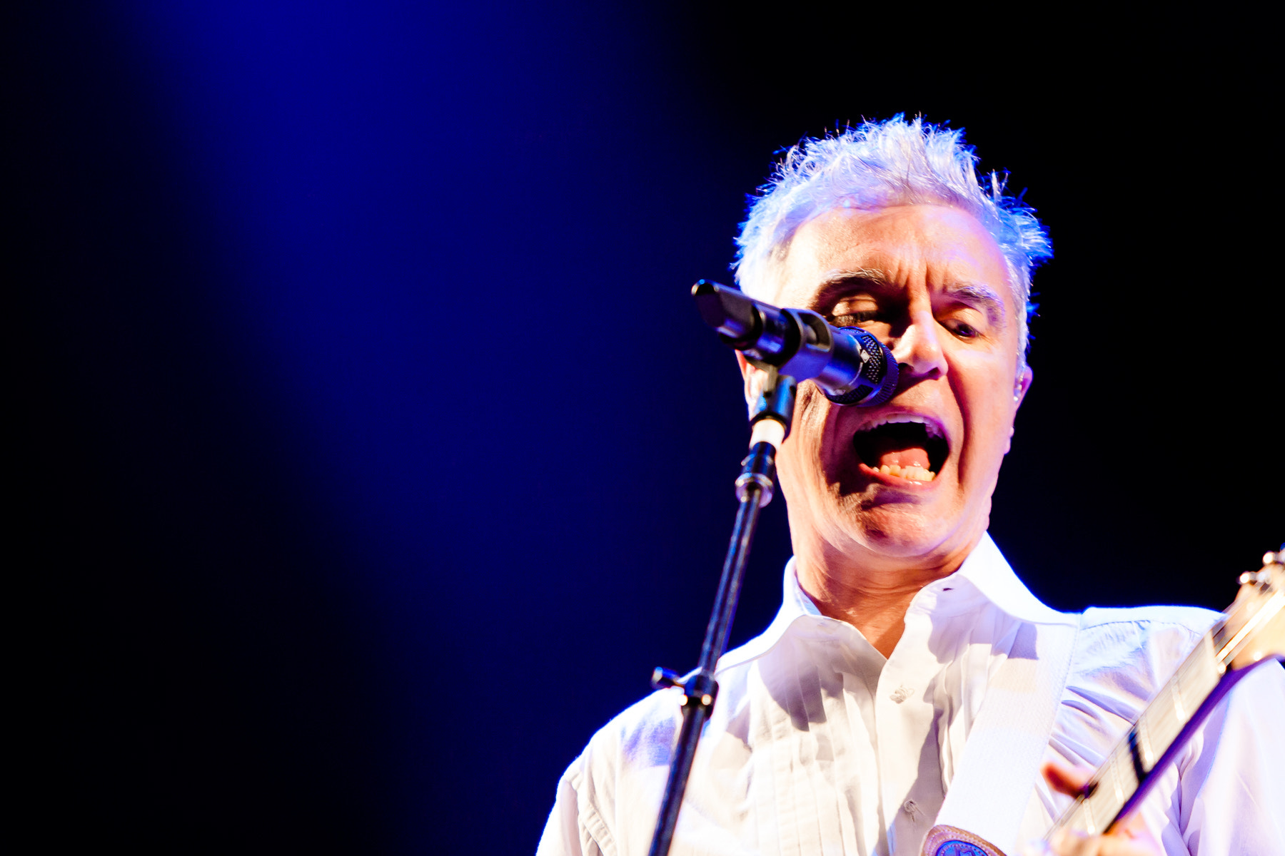 Canon EOS-1D Mark II + Canon EF 70-200mm F2.8L IS USM sample photo. David byrne, talking heads photography